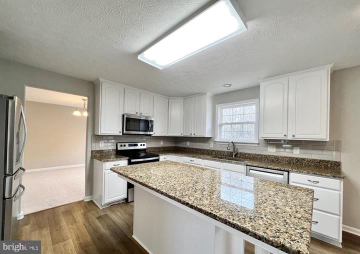 PELHAM'S CROSSING - Residential Lease