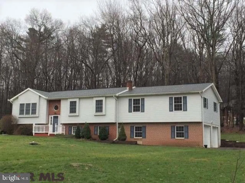 91 Lutz Lane, Port Matilda, PA 16870