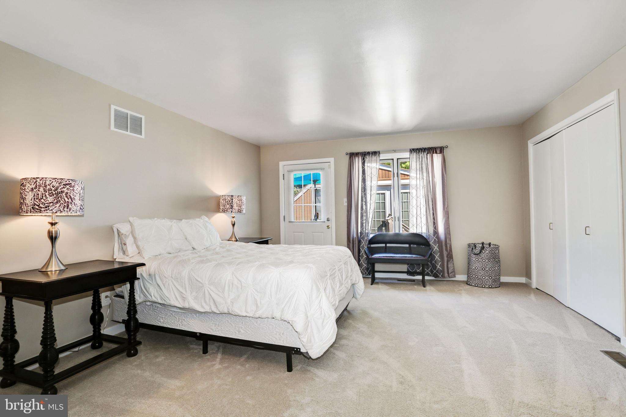 EASTPORT - Residential Lease