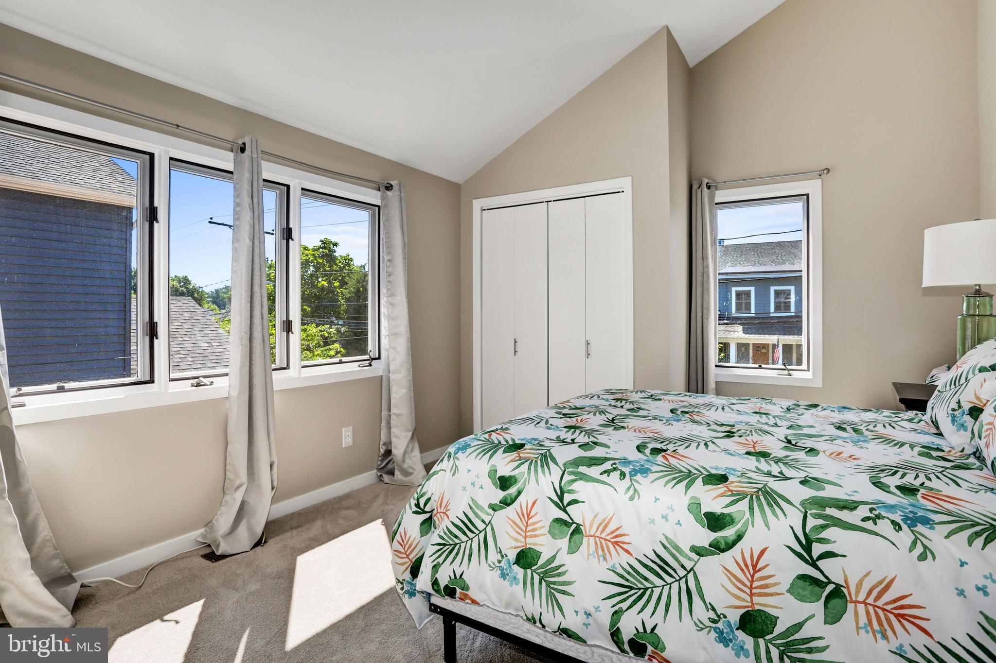 EASTPORT - Residential Lease