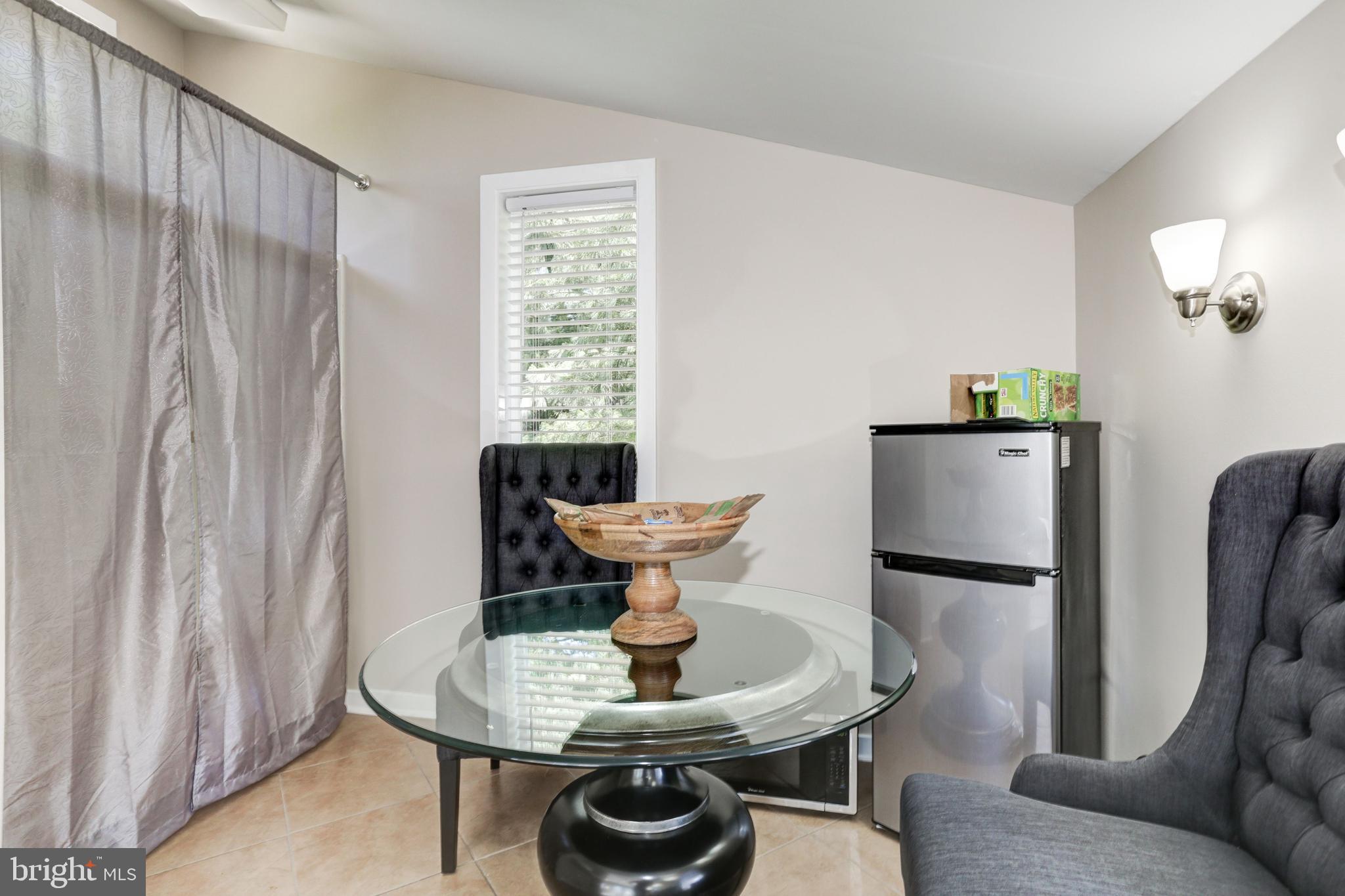 EASTPORT - Residential Lease