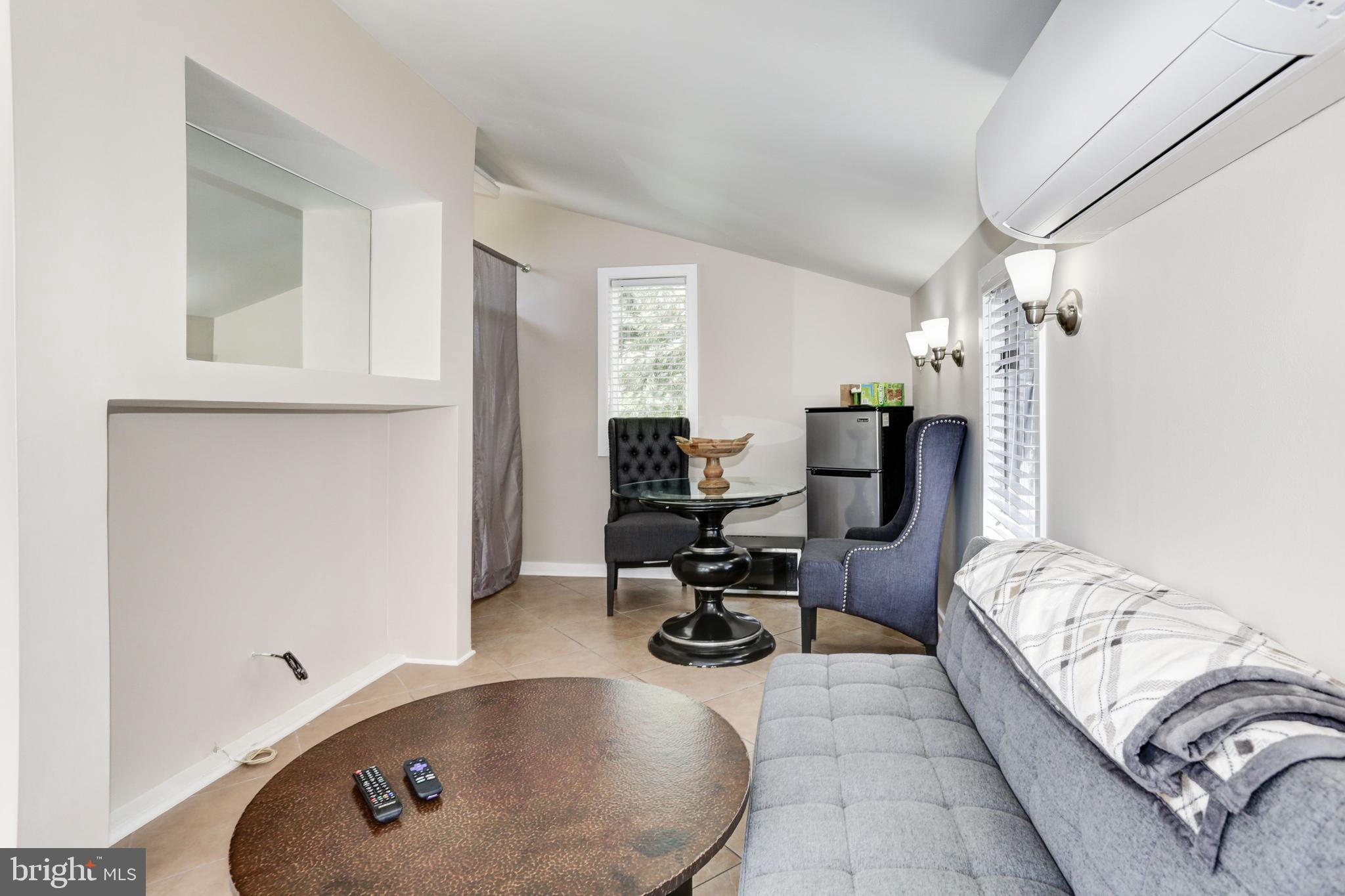 EASTPORT - Residential Lease