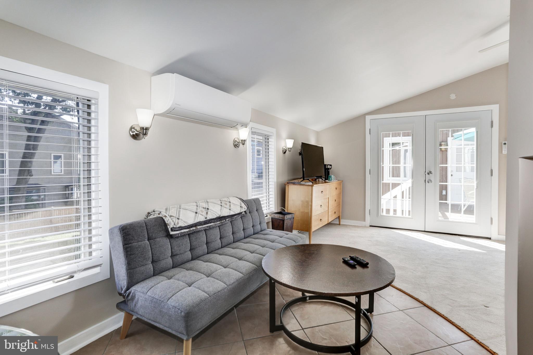 EASTPORT - Residential Lease