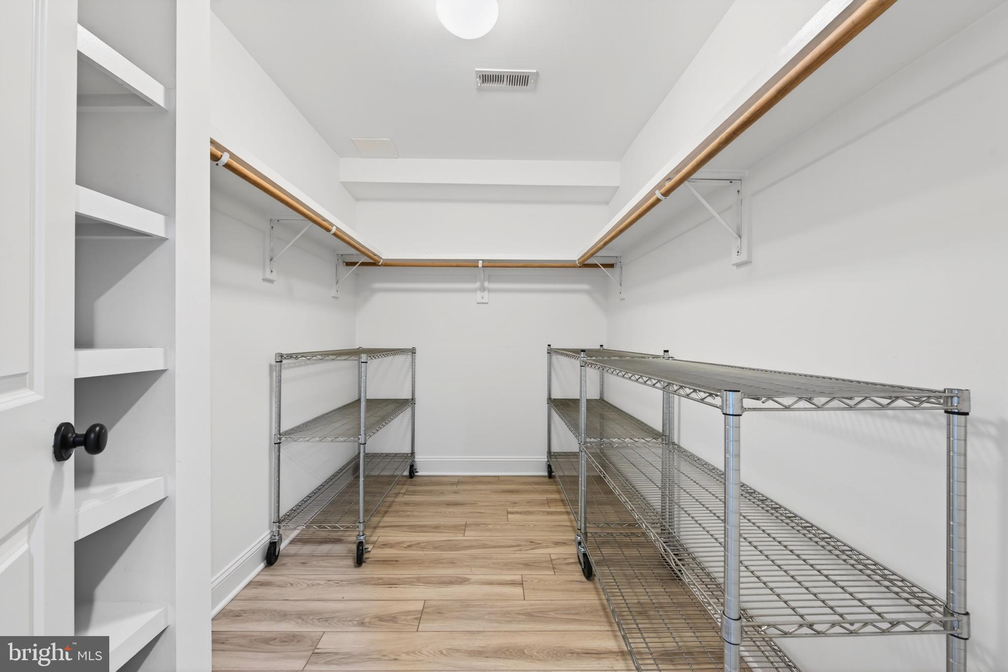 CHURCHILL - Residential