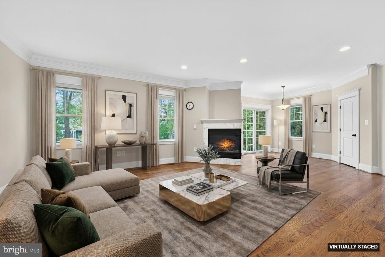 CHURCHILL - Residential