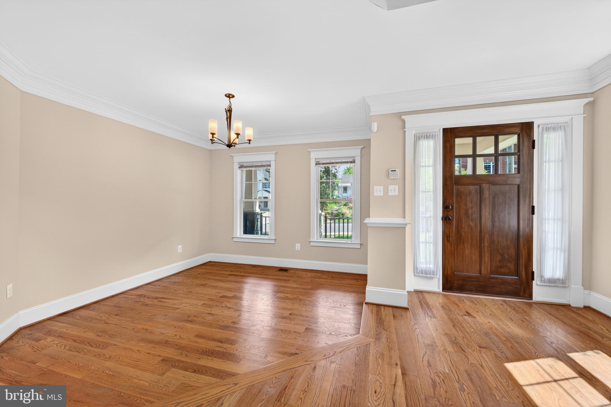 CHURCHILL - Residential