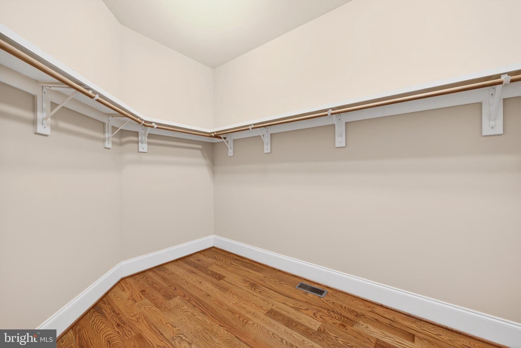 CHURCHILL - Residential