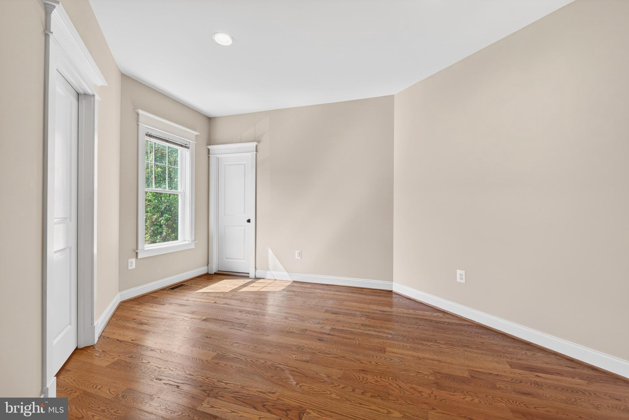 CHURCHILL - Residential