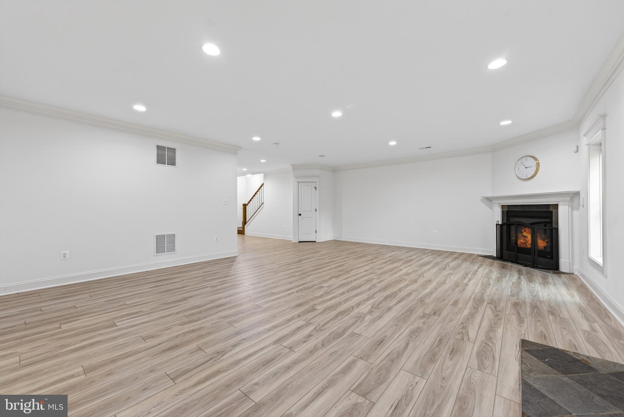 CHURCHILL - Residential