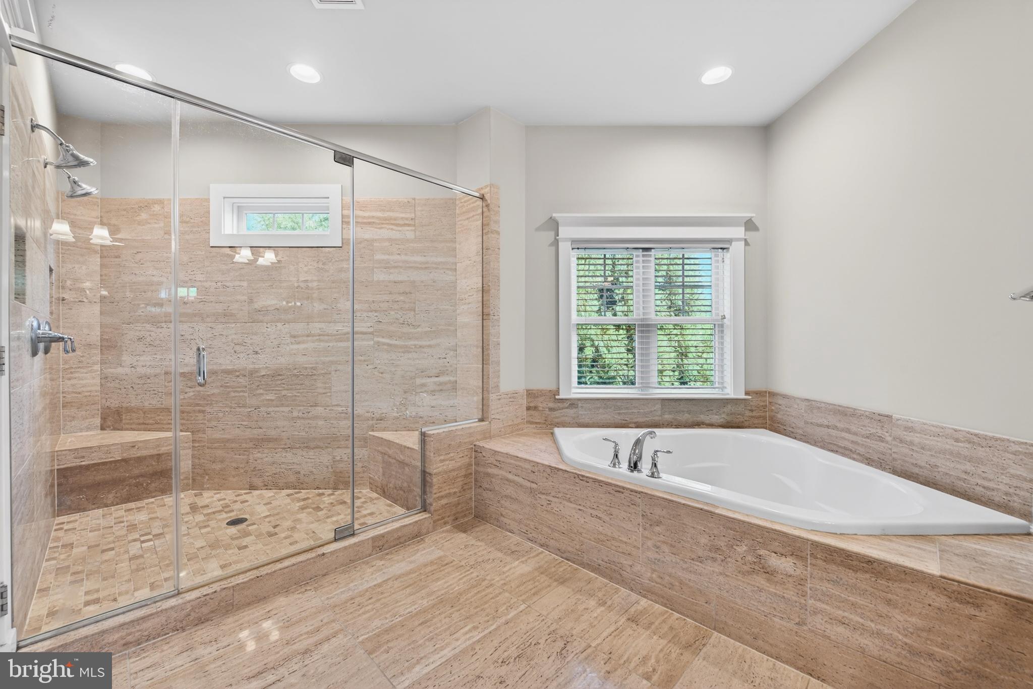 CHURCHILL - Residential