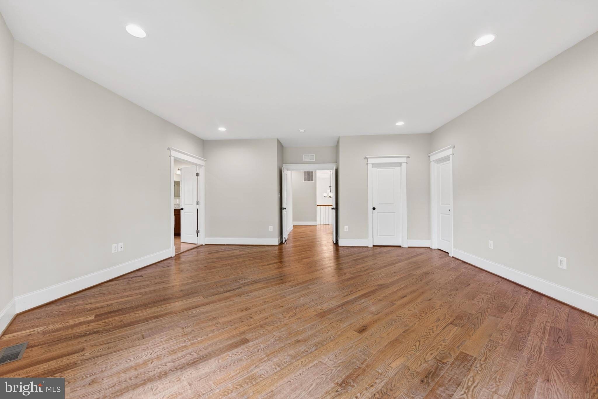 CHURCHILL - Residential