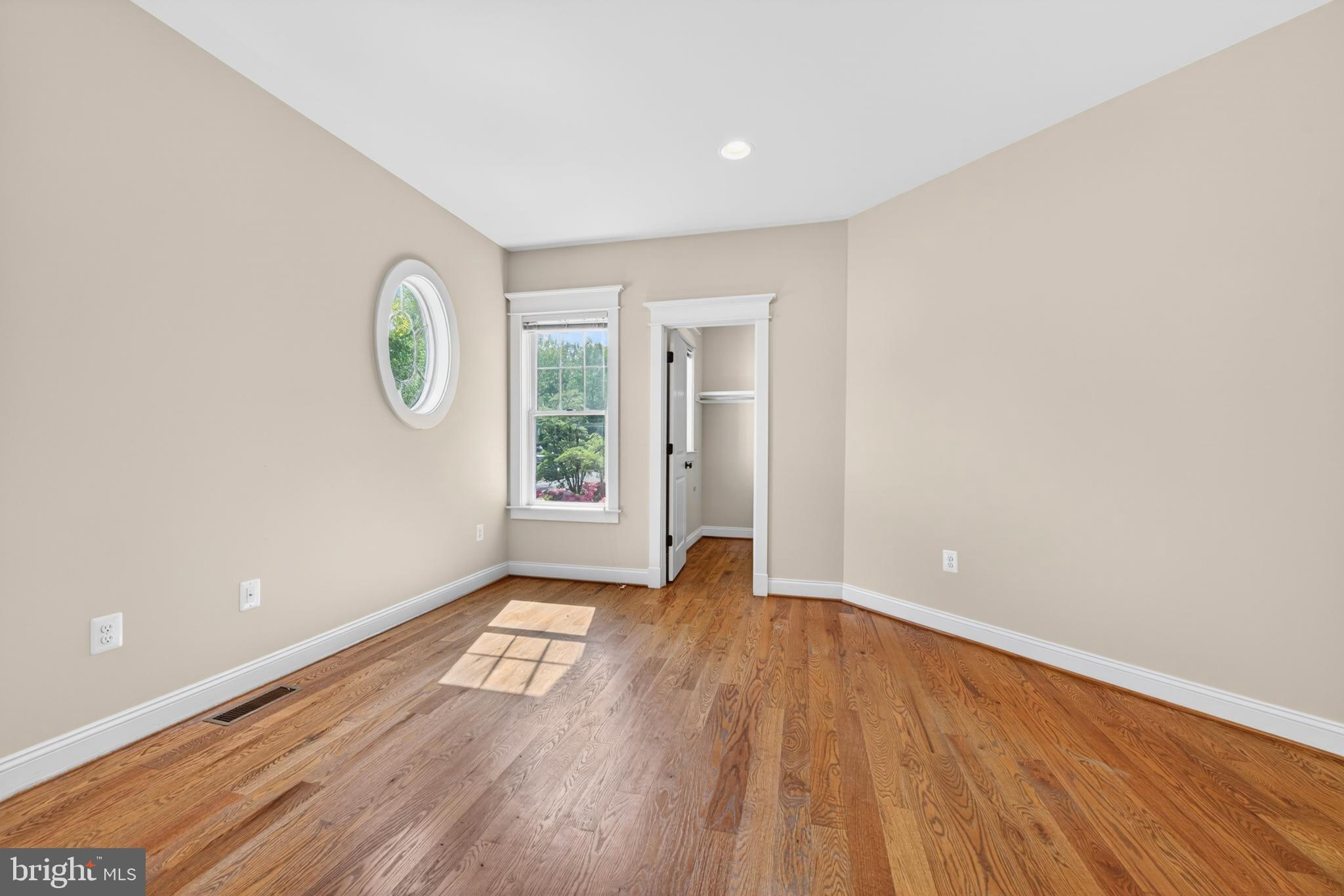 CHURCHILL - Residential