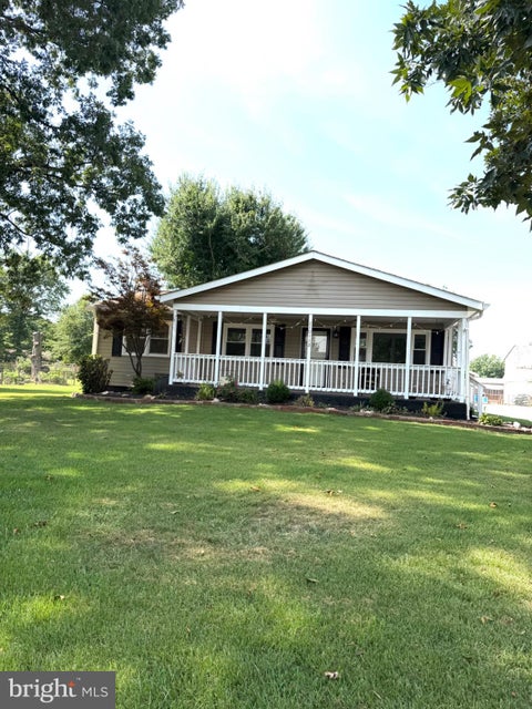 Photo of 10112 S Grant Avenue, MANASSAS, VA 20110 (MLS # VAMN2011842)