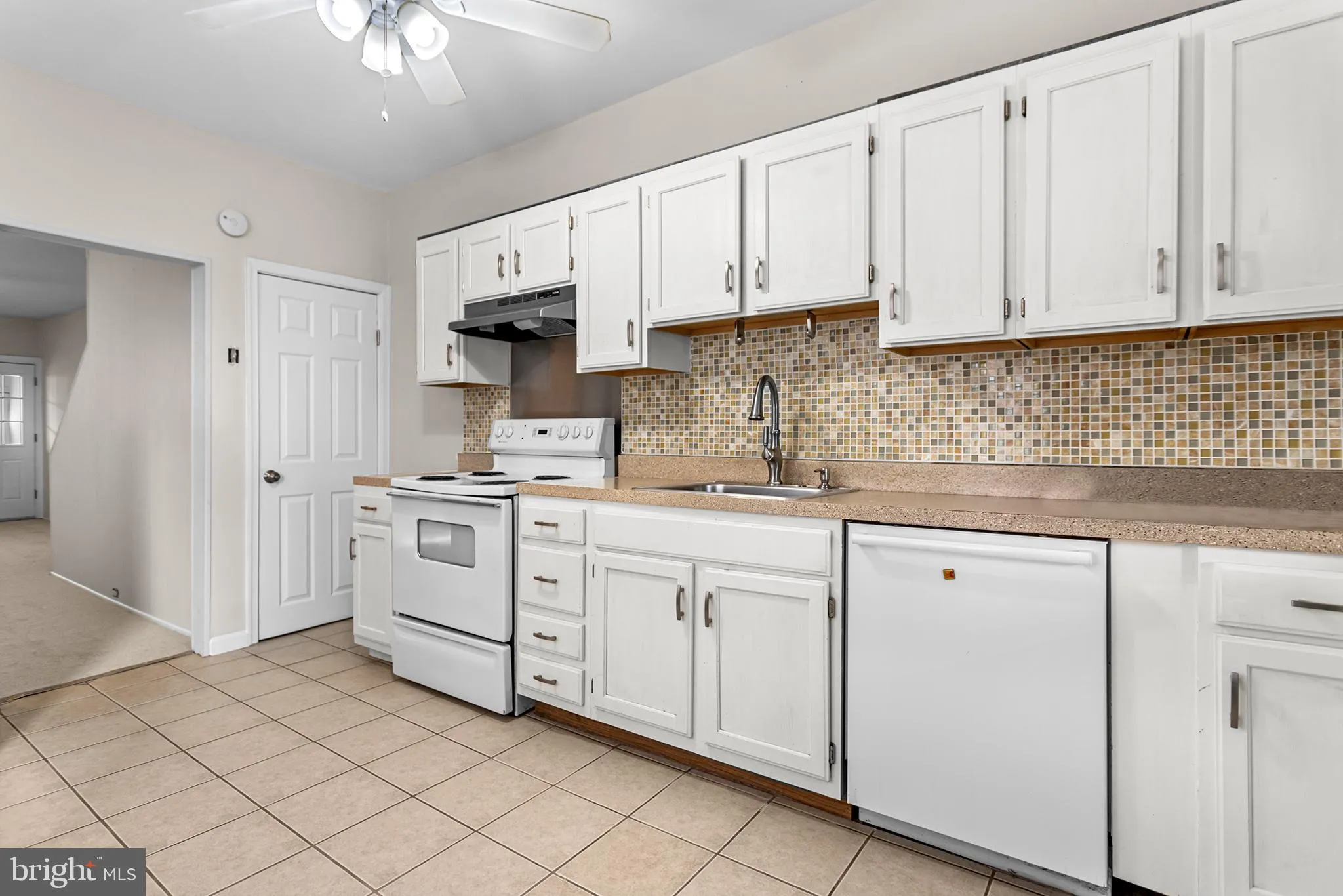 Eddystone, Pennsylvania 19013, United States, 3 Bedrooms Bedrooms, ,1 BathroomBathrooms,Residential,Pending,83152