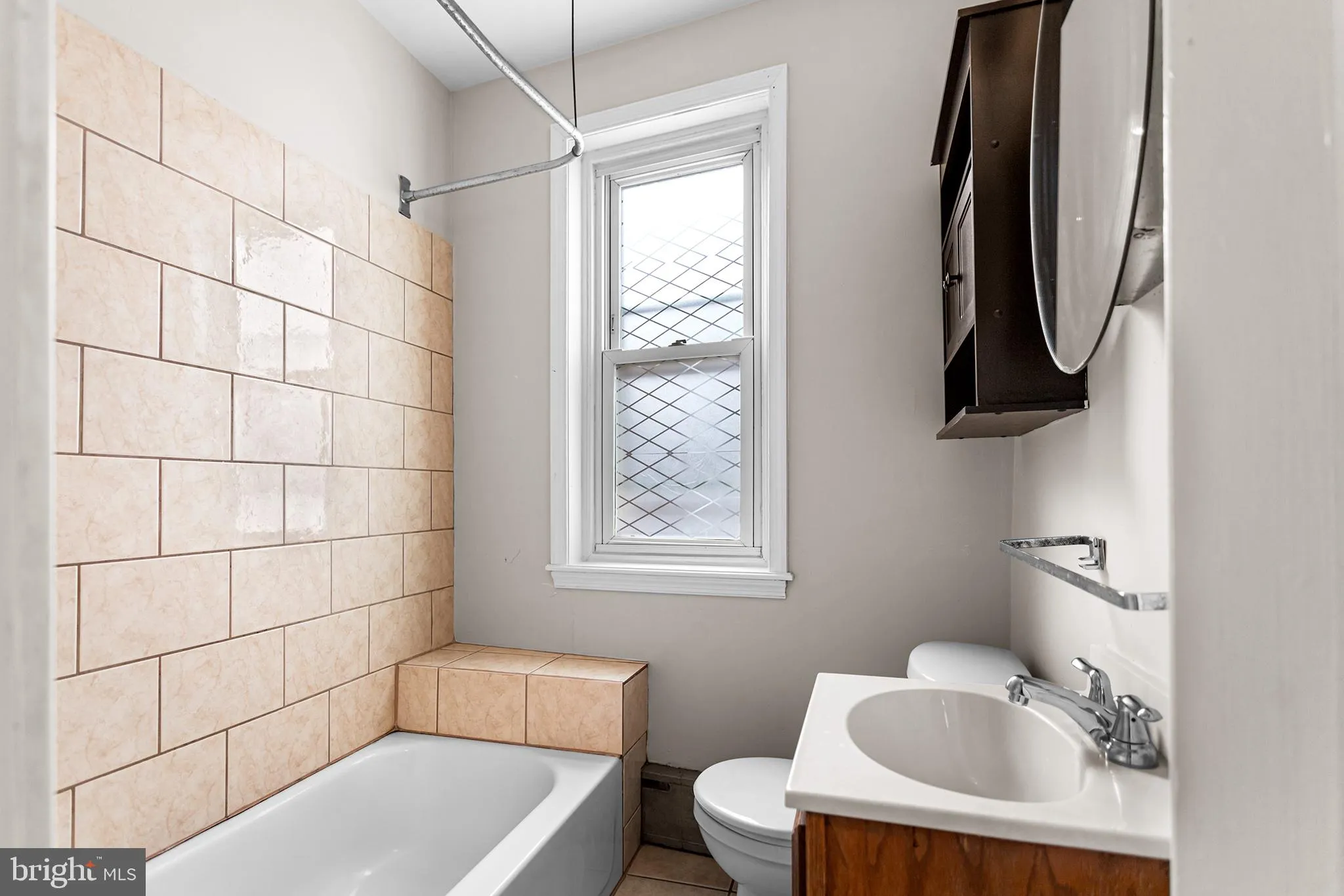 Eddystone, Pennsylvania 19013, United States, 3 Bedrooms Bedrooms, ,1 BathroomBathrooms,Residential,Pending,83152