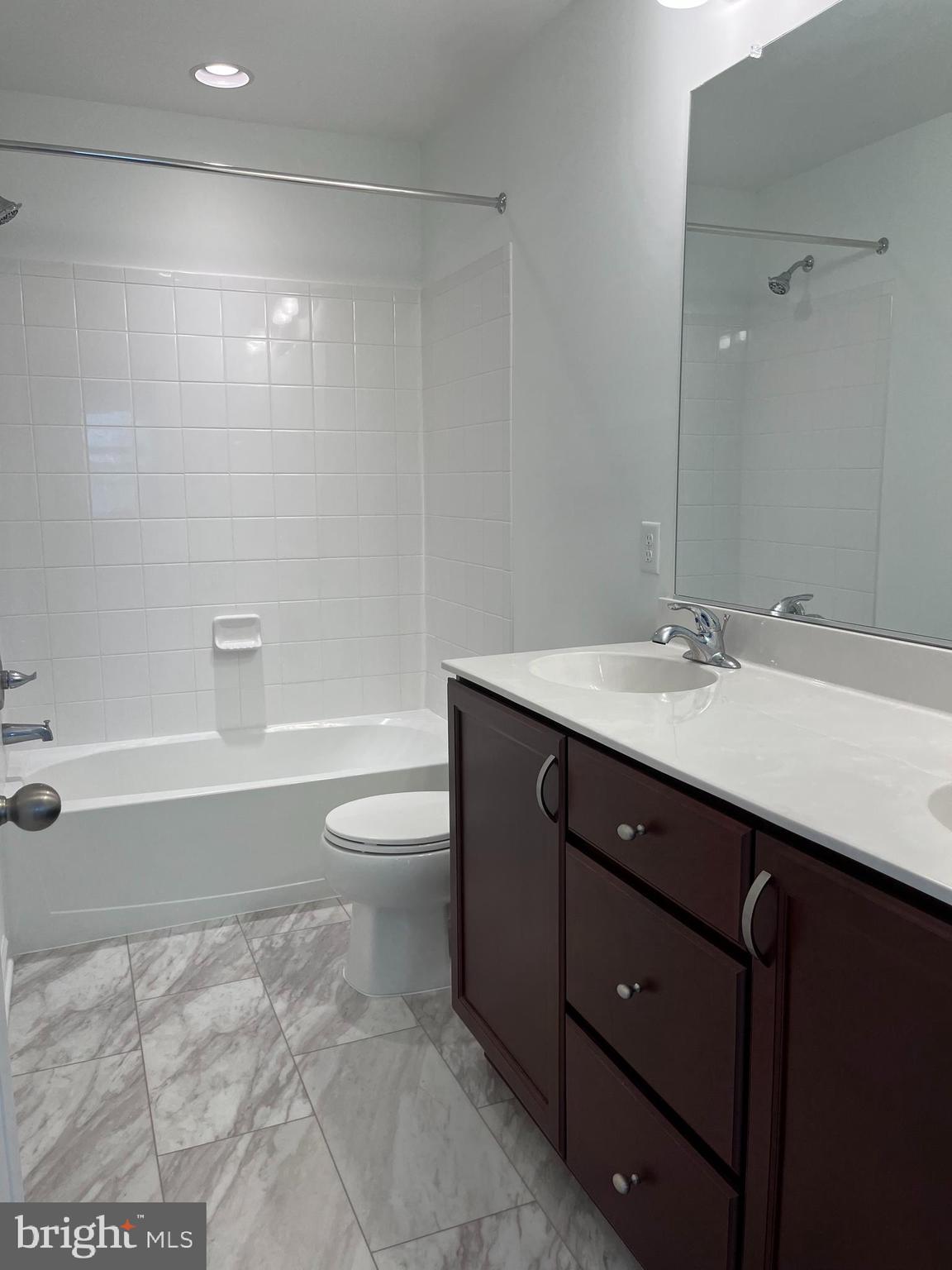 MARTINSBURG STATION - Residential Lease