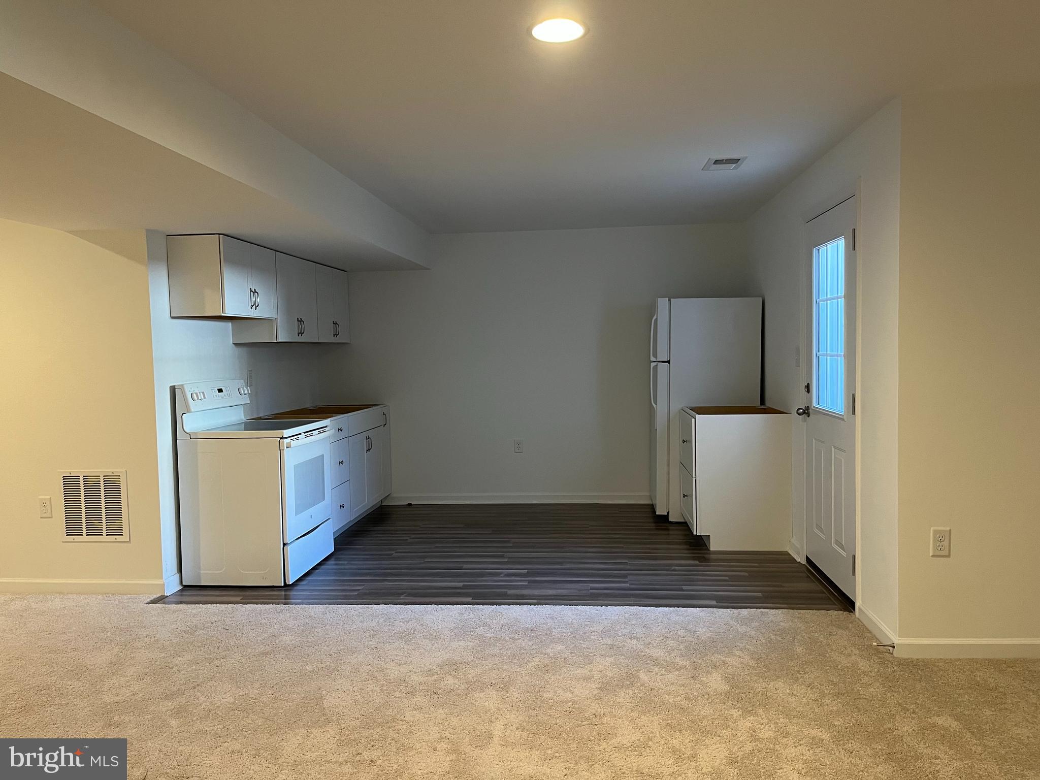 MARTINSBURG STATION - Residential Lease