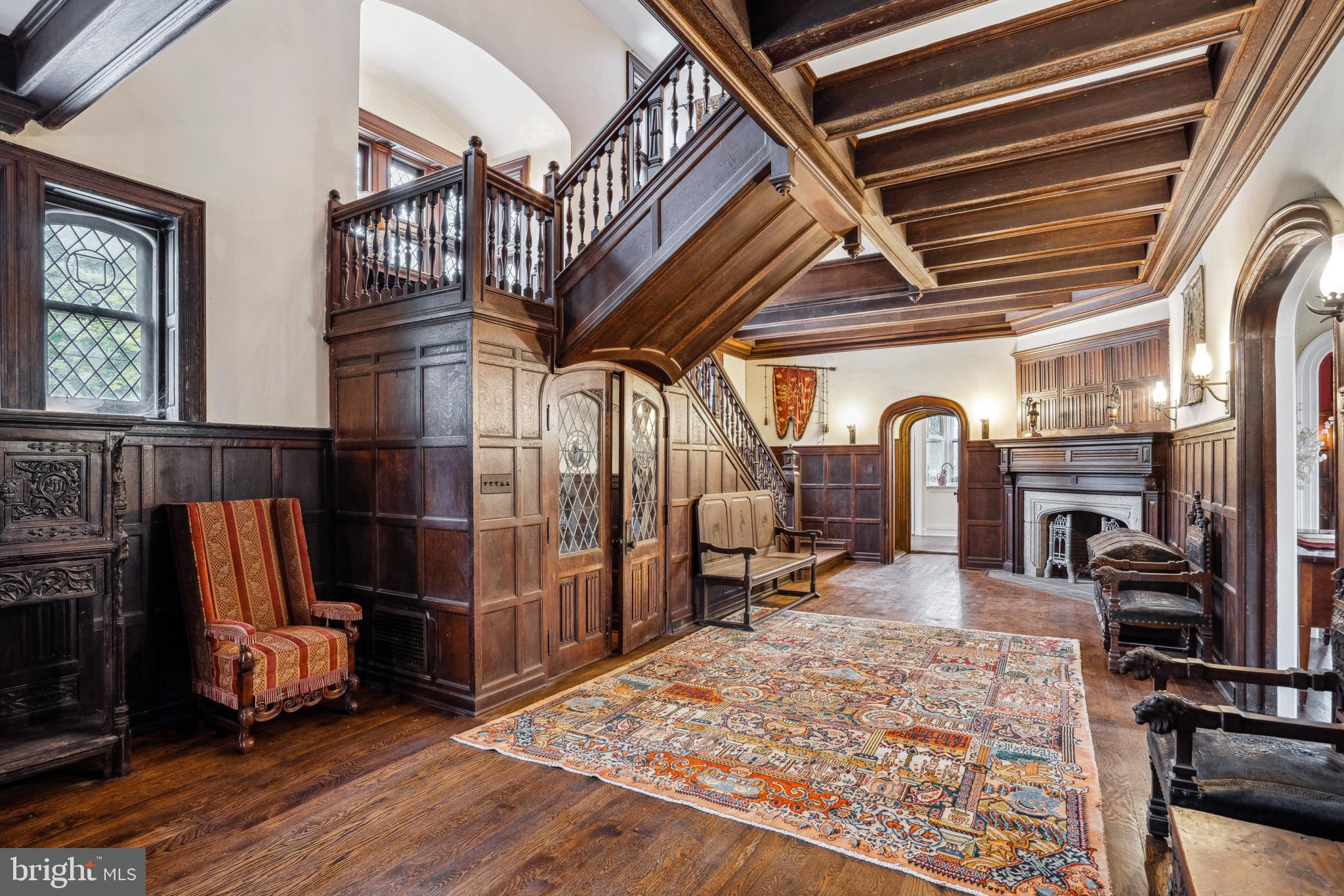 CHESTNUT HILL - Residential