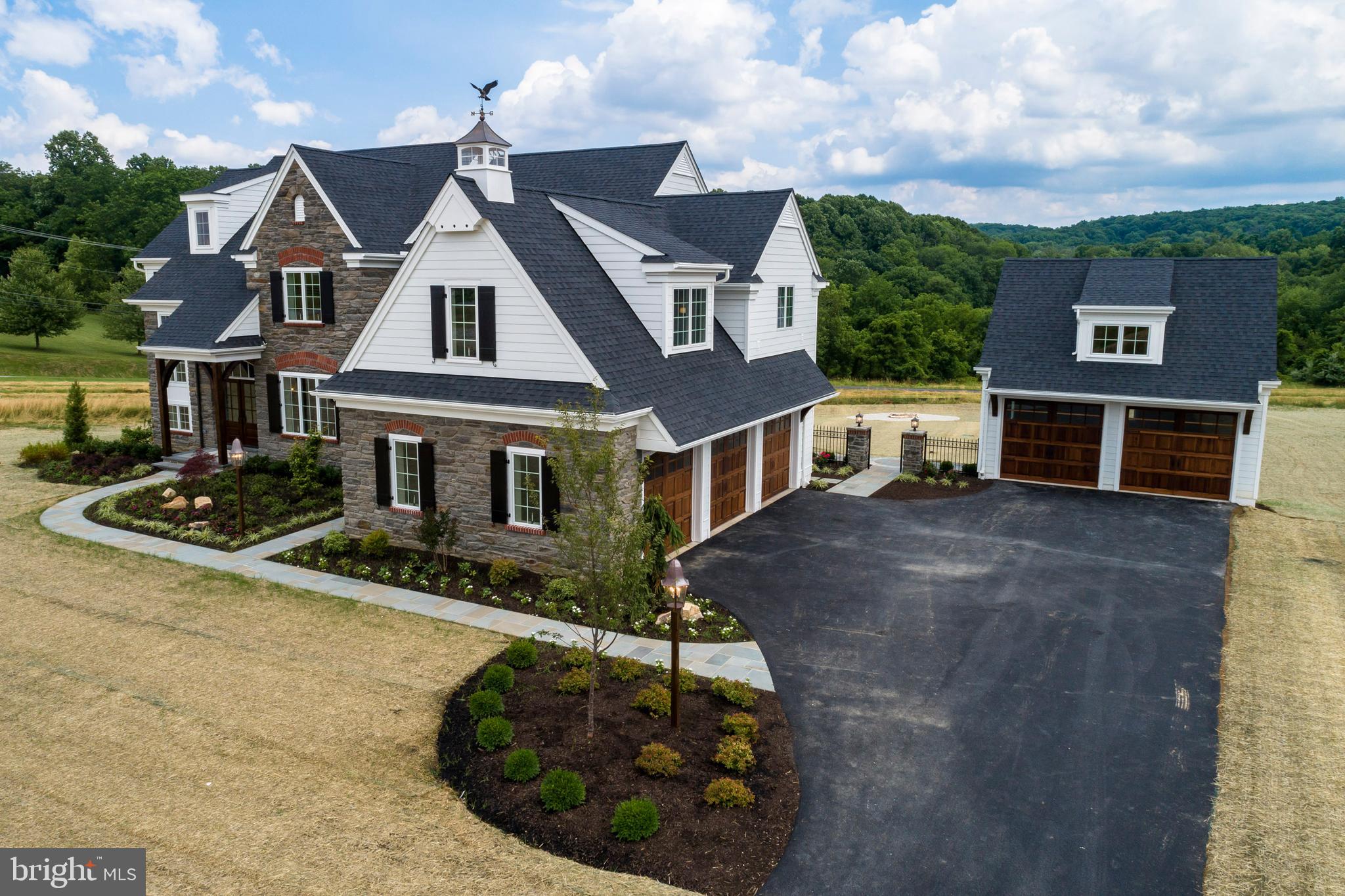 WHITEGATE - Residential