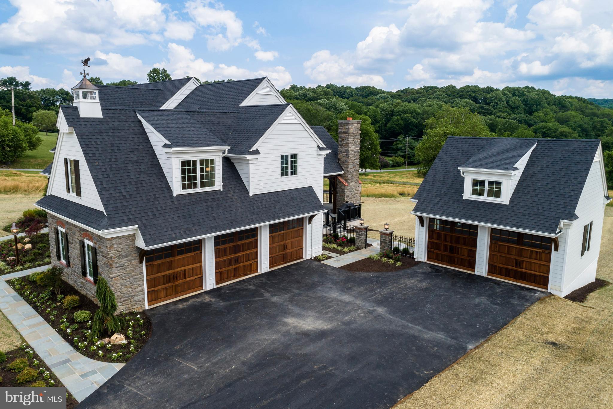 WHITEGATE - Residential