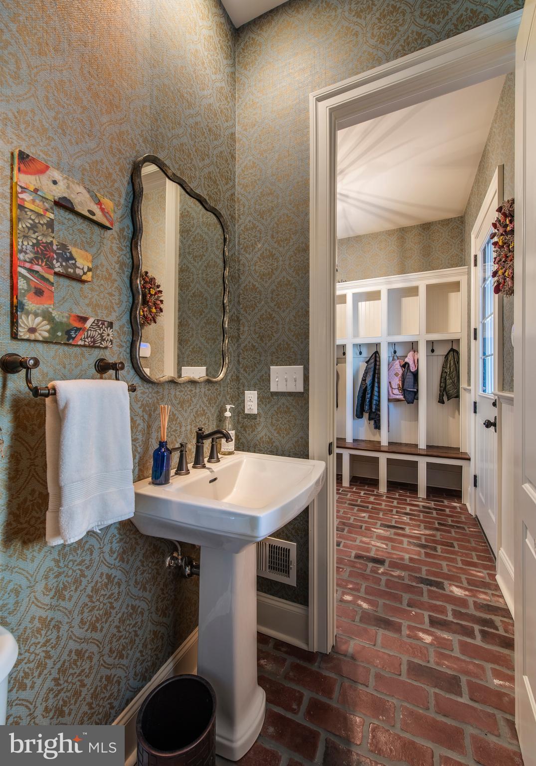 WHITEGATE - Residential