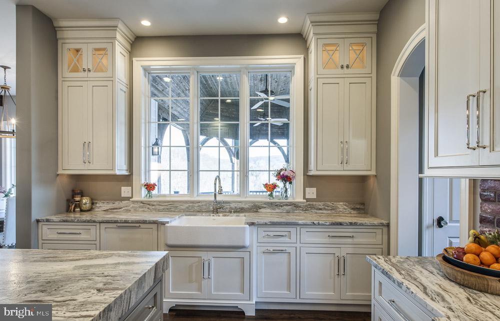 WHITEGATE - Residential