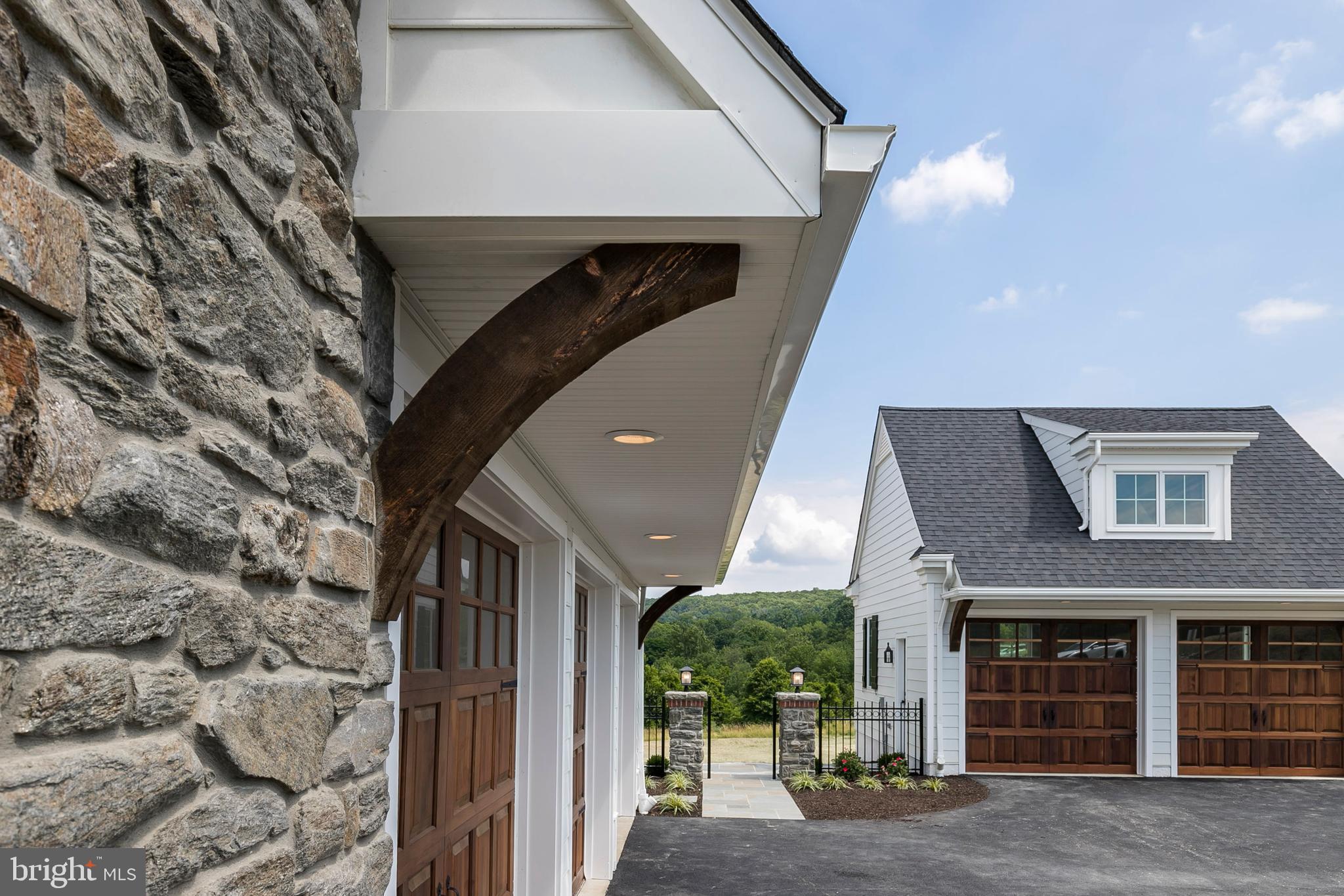 WHITEGATE - Residential