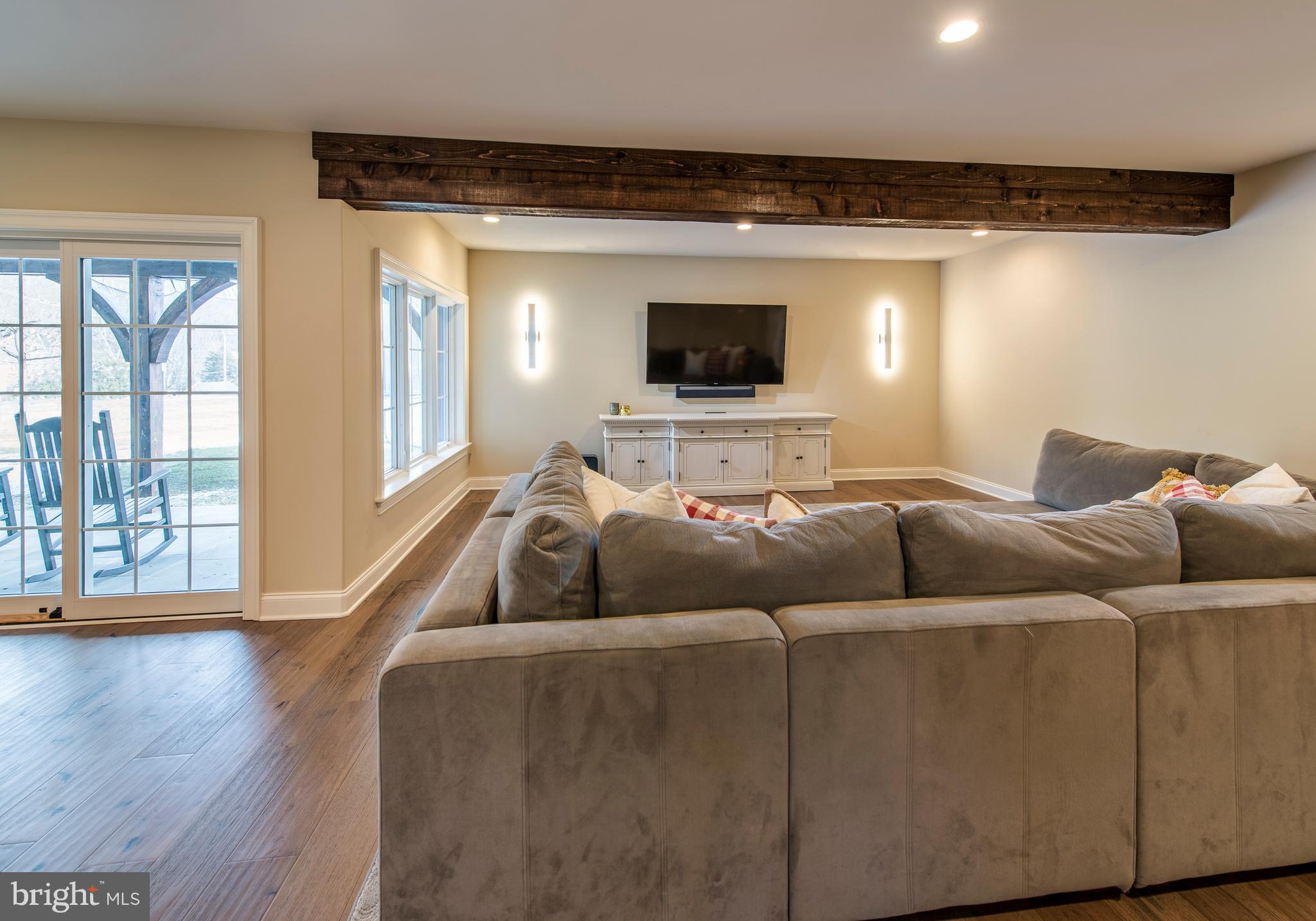 WHITEGATE - Residential