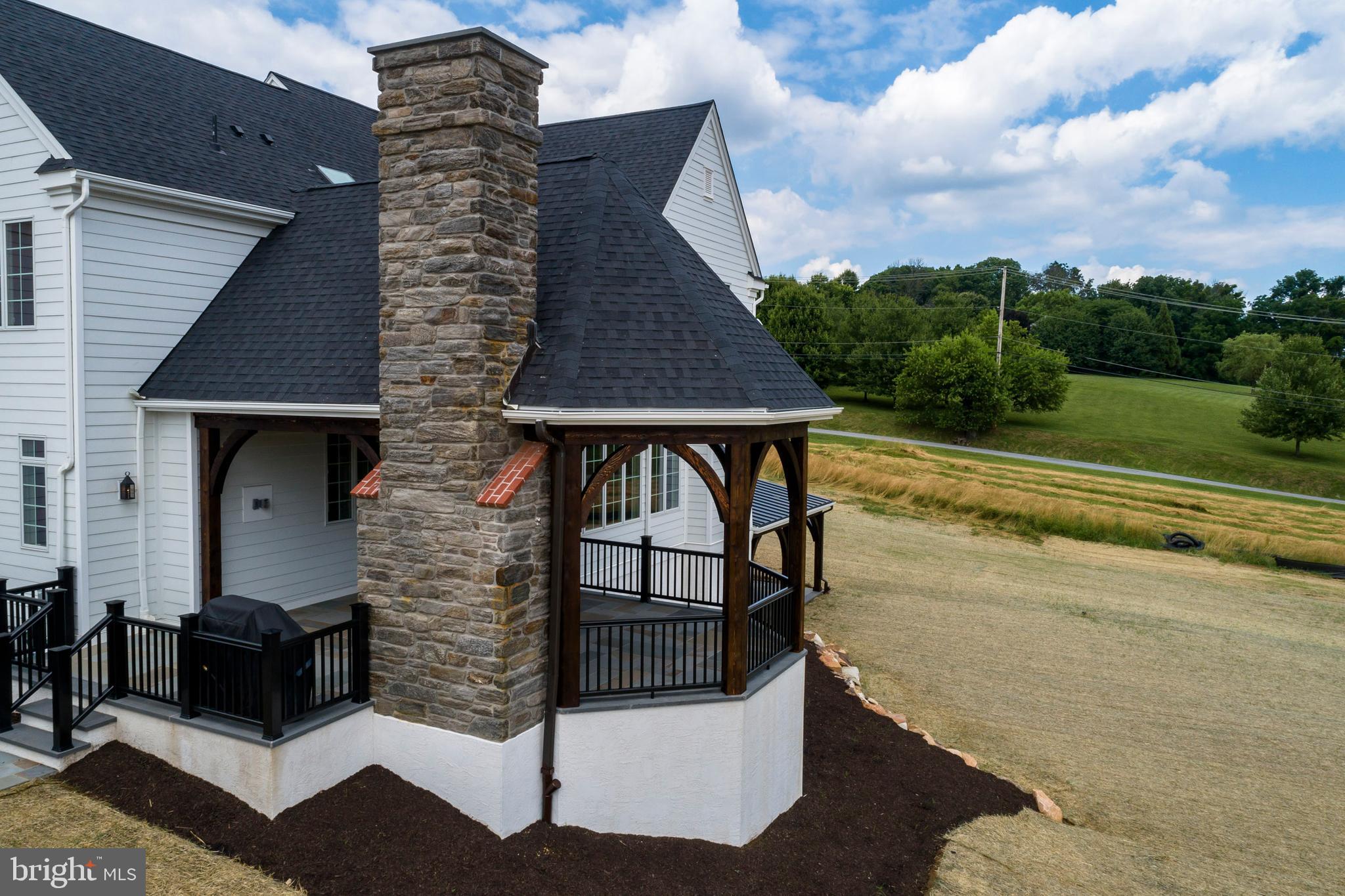 WHITEGATE - Residential