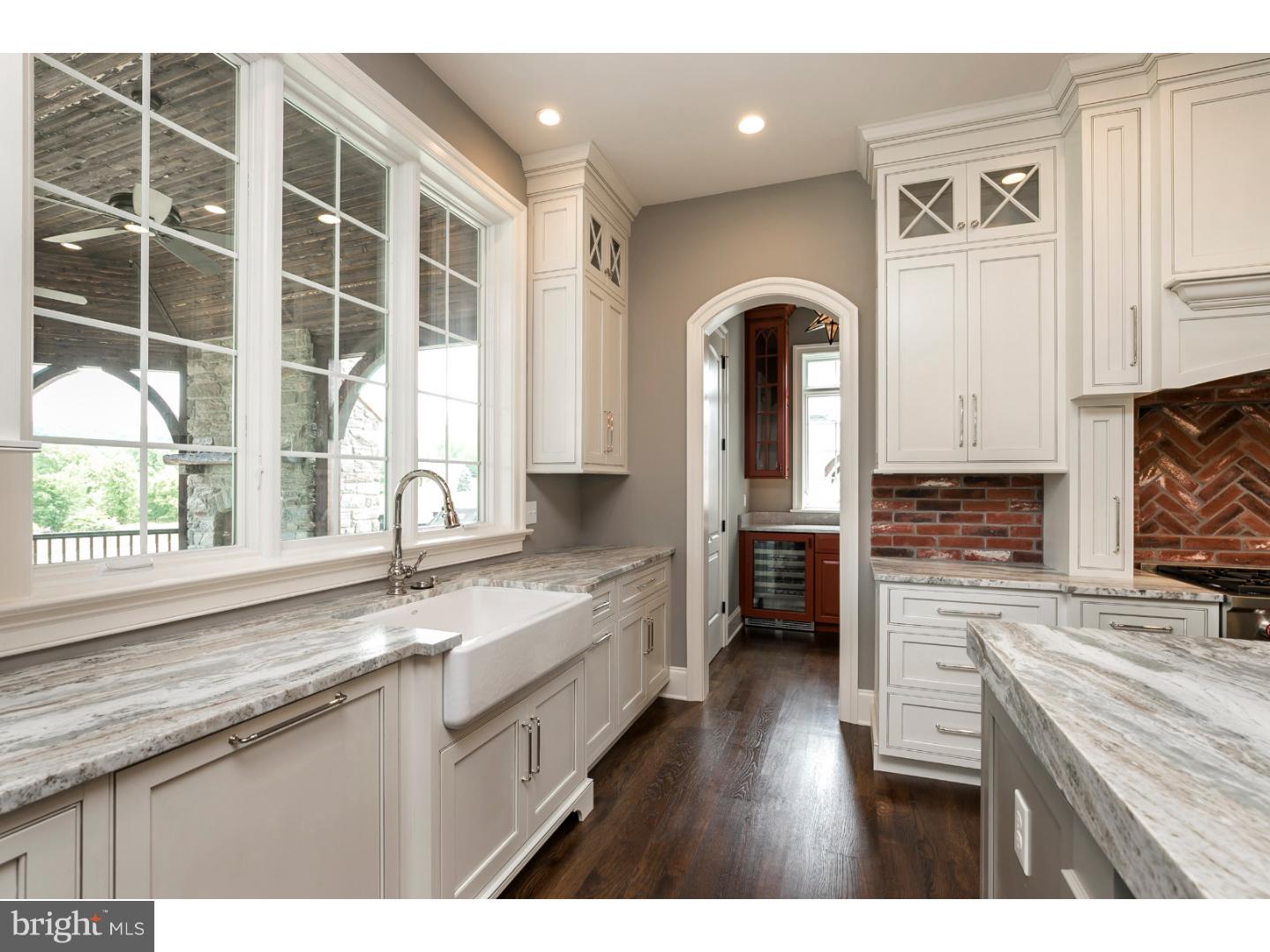 WHITEGATE - Residential