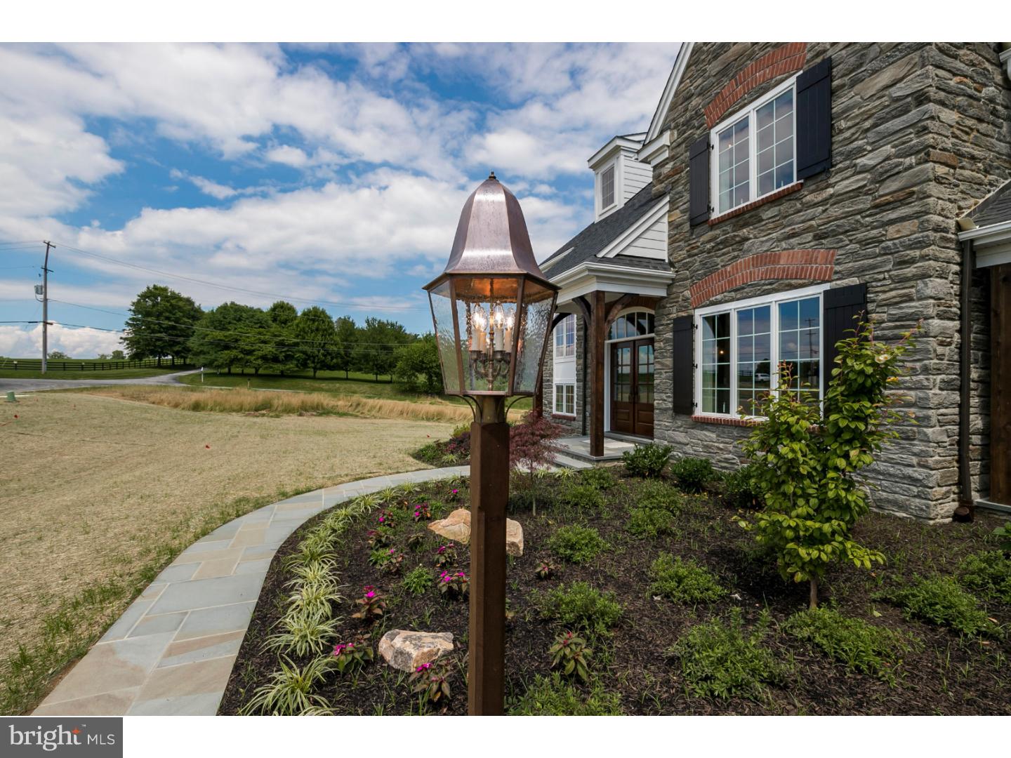 WHITEGATE - Residential