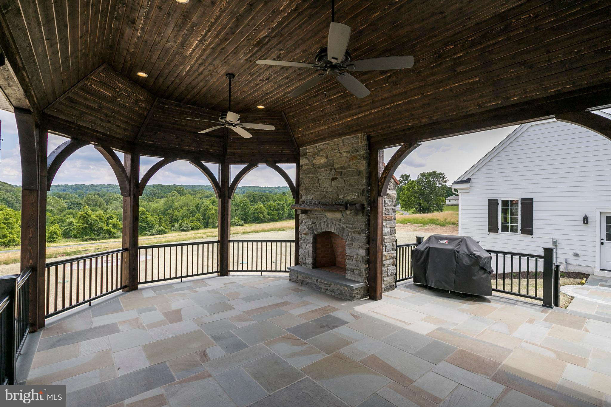 WHITEGATE - Residential