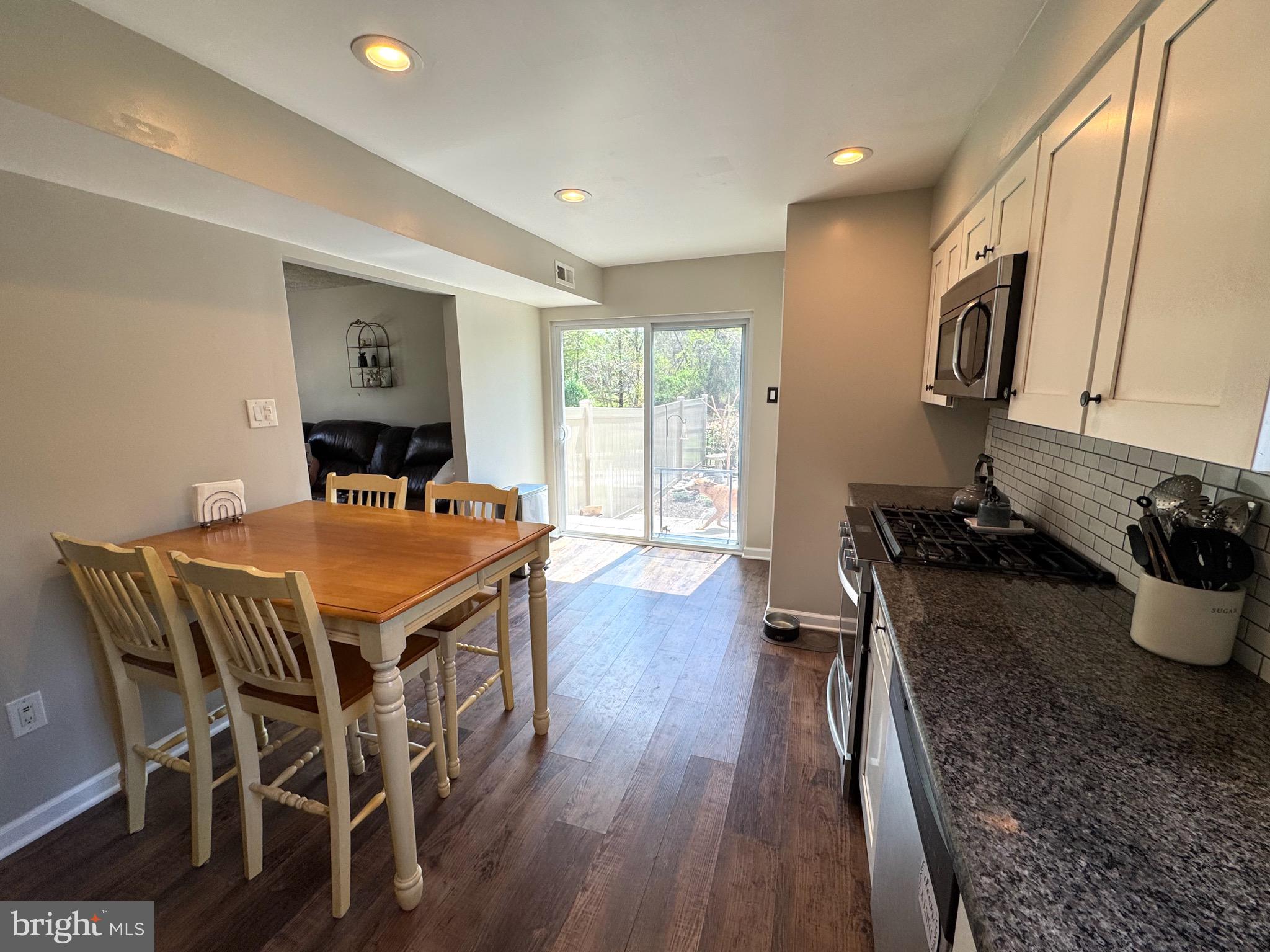 11 N CENTRAL AVENUE