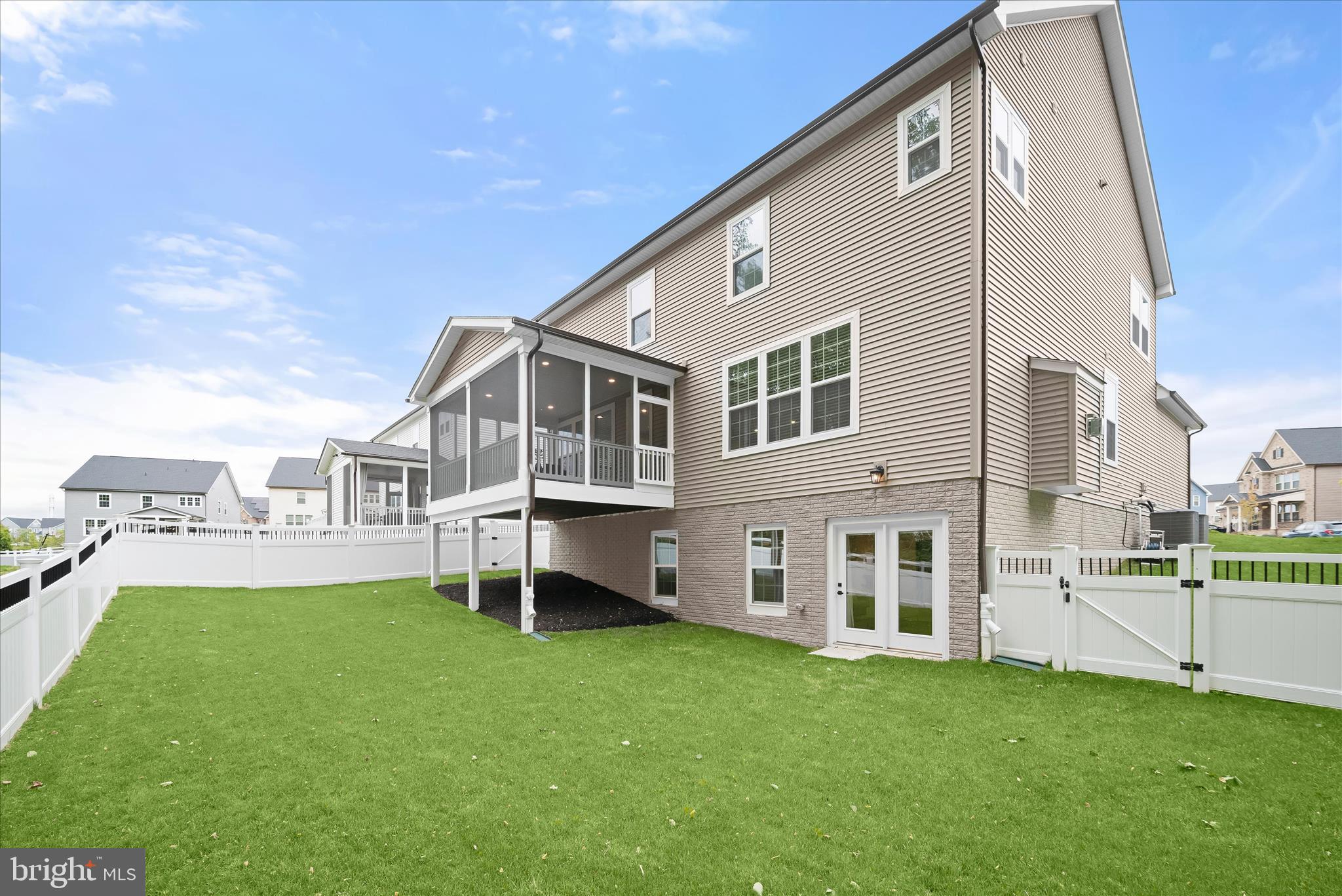 WELLINGTON FARMS - Residential