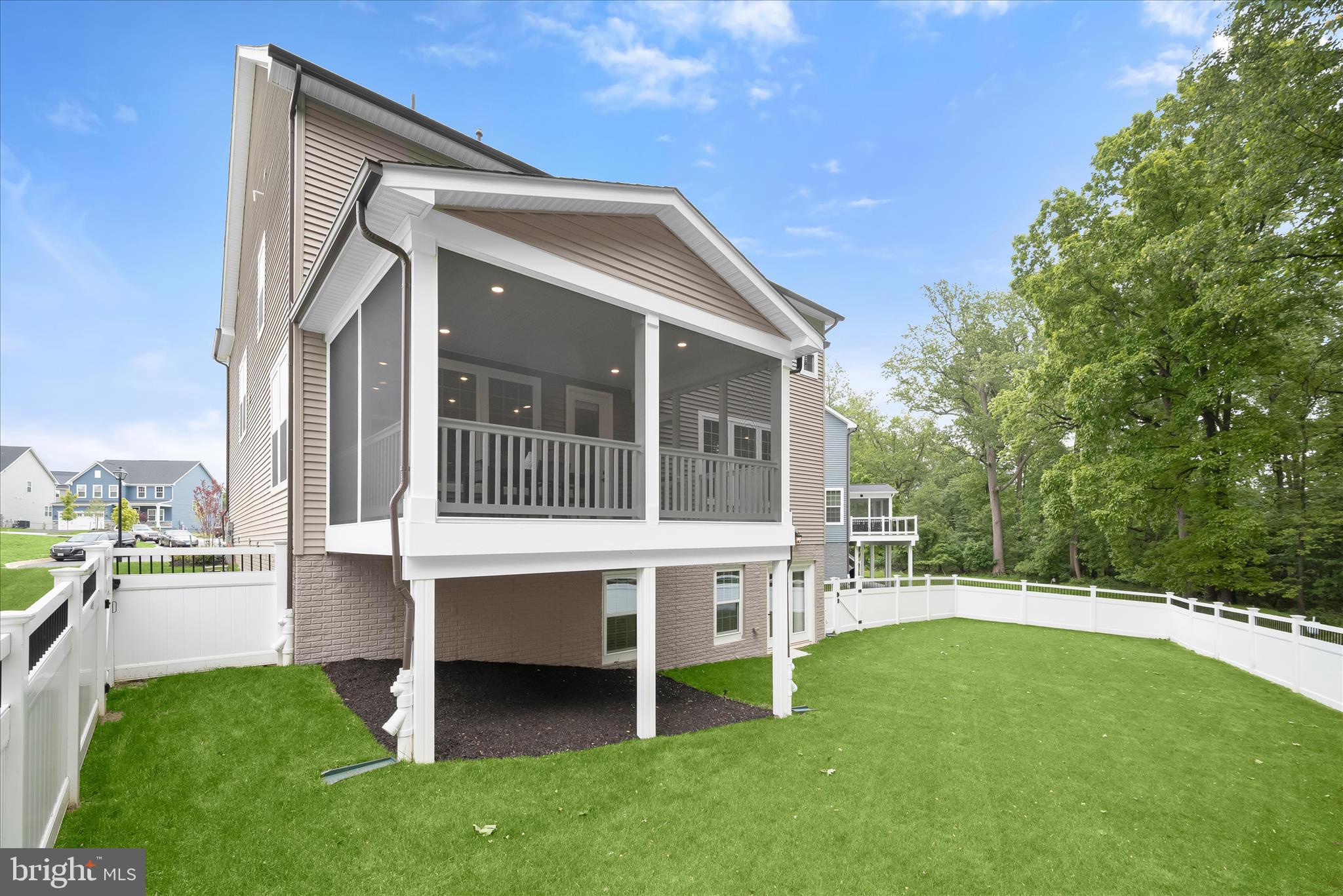 WELLINGTON FARMS - Residential