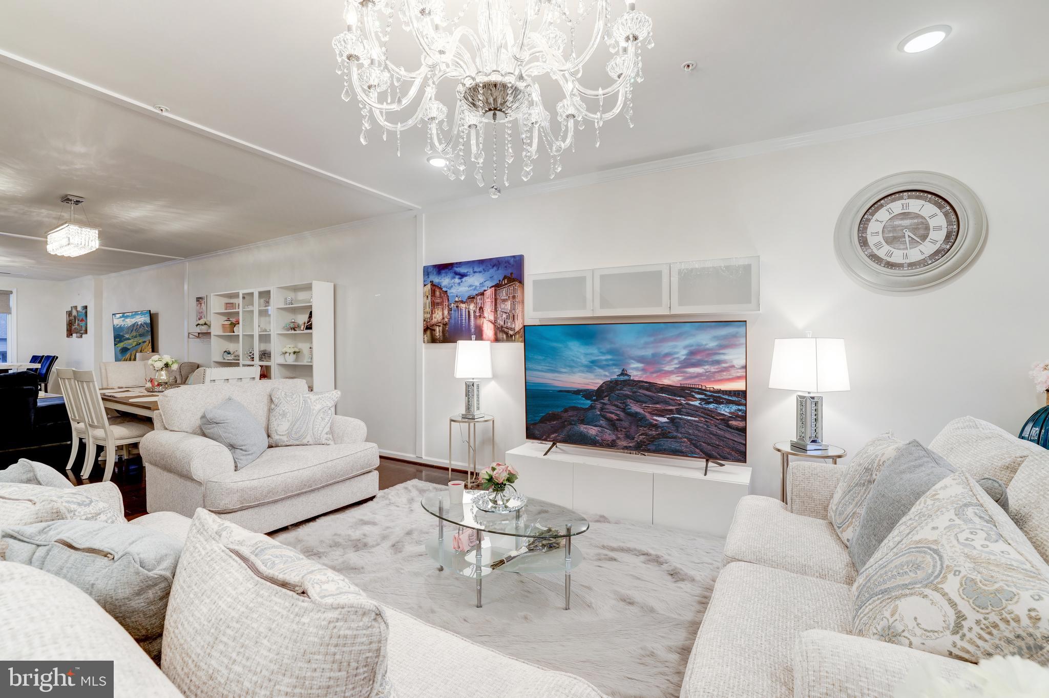 LOFTS AT VILLAGE WALK - Residential