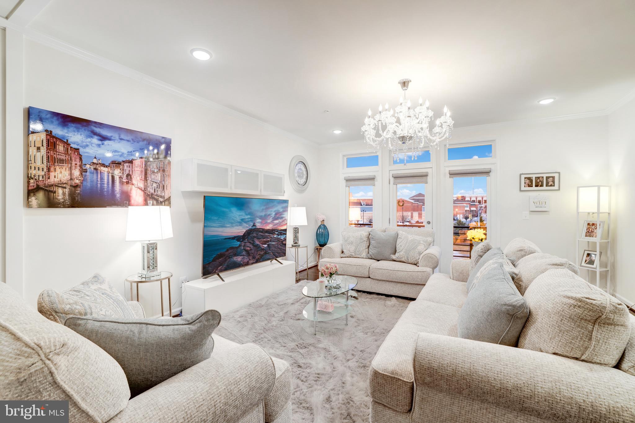 LOFTS AT VILLAGE WALK - Residential