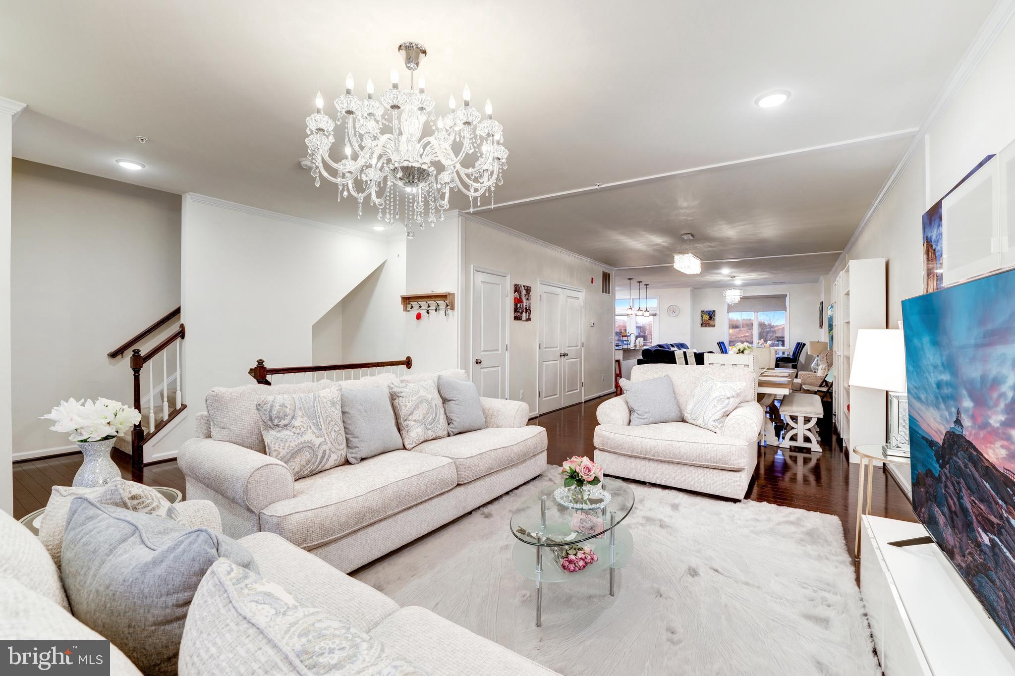 LOFTS AT VILLAGE WALK - Residential