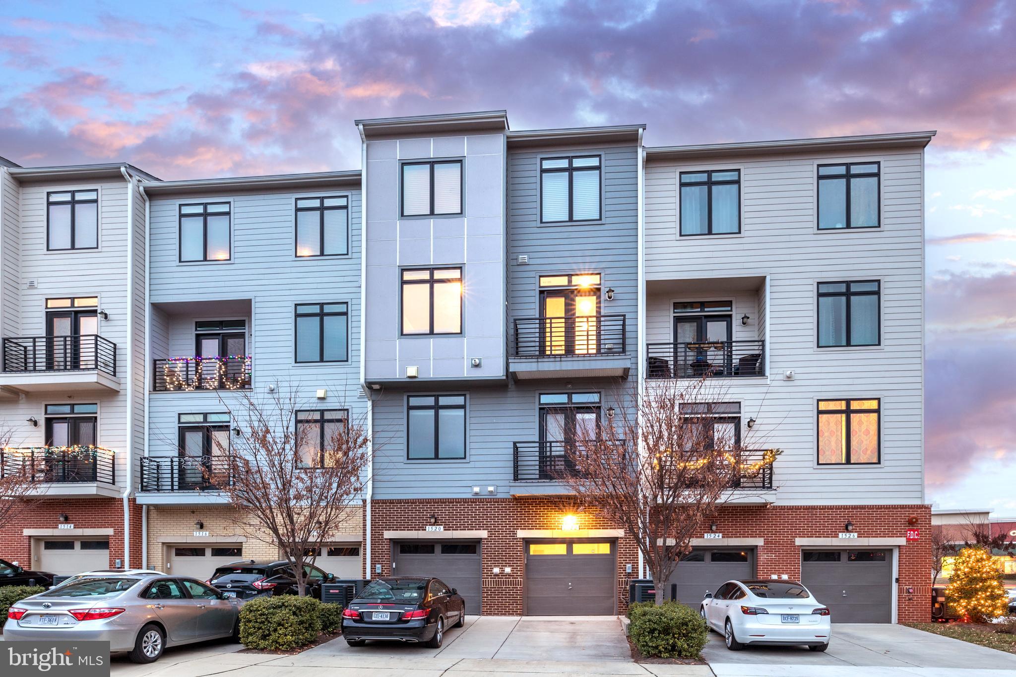 LOFTS AT VILLAGE WALK - Residential