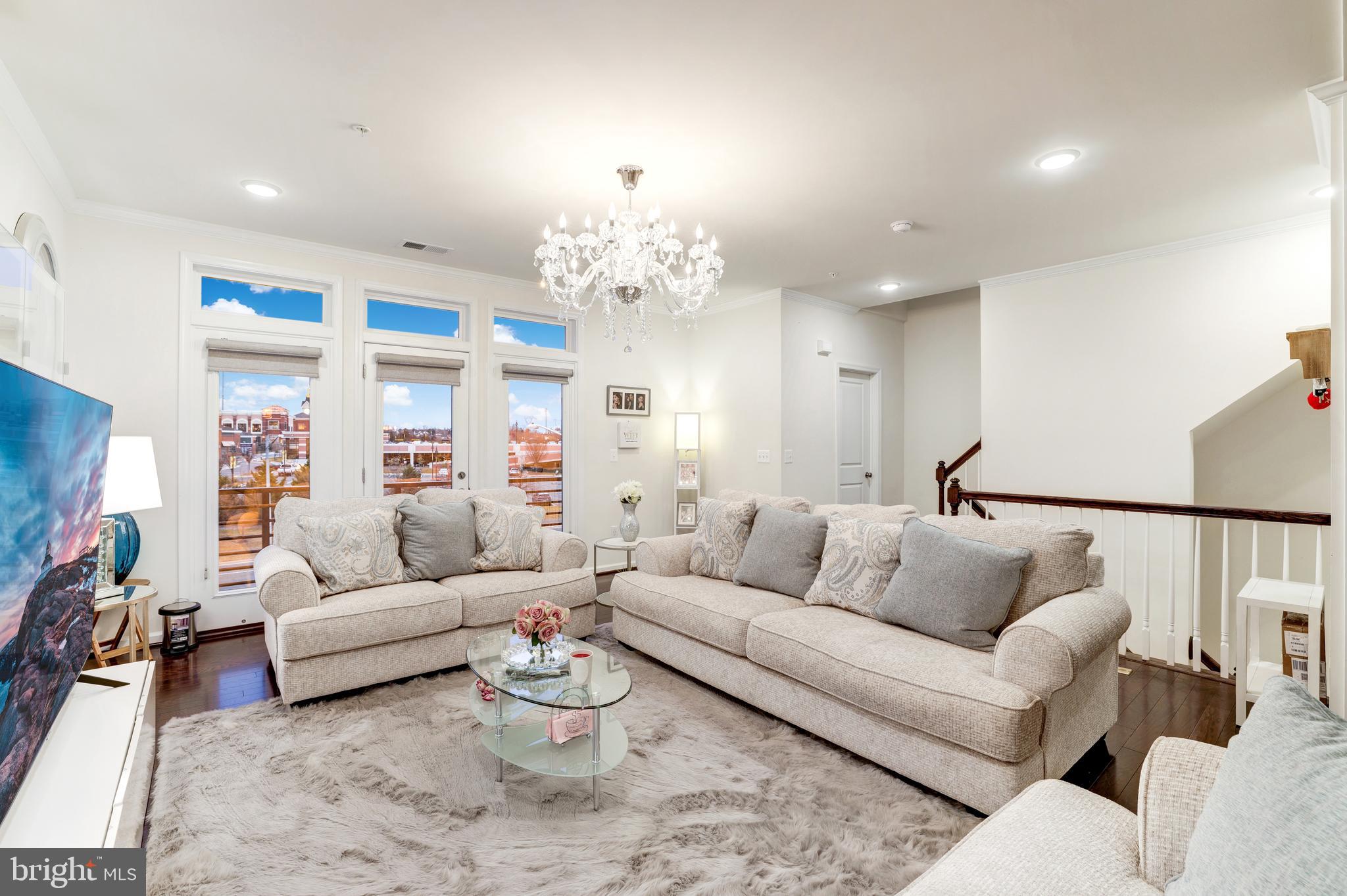 LOFTS AT VILLAGE WALK - Residential