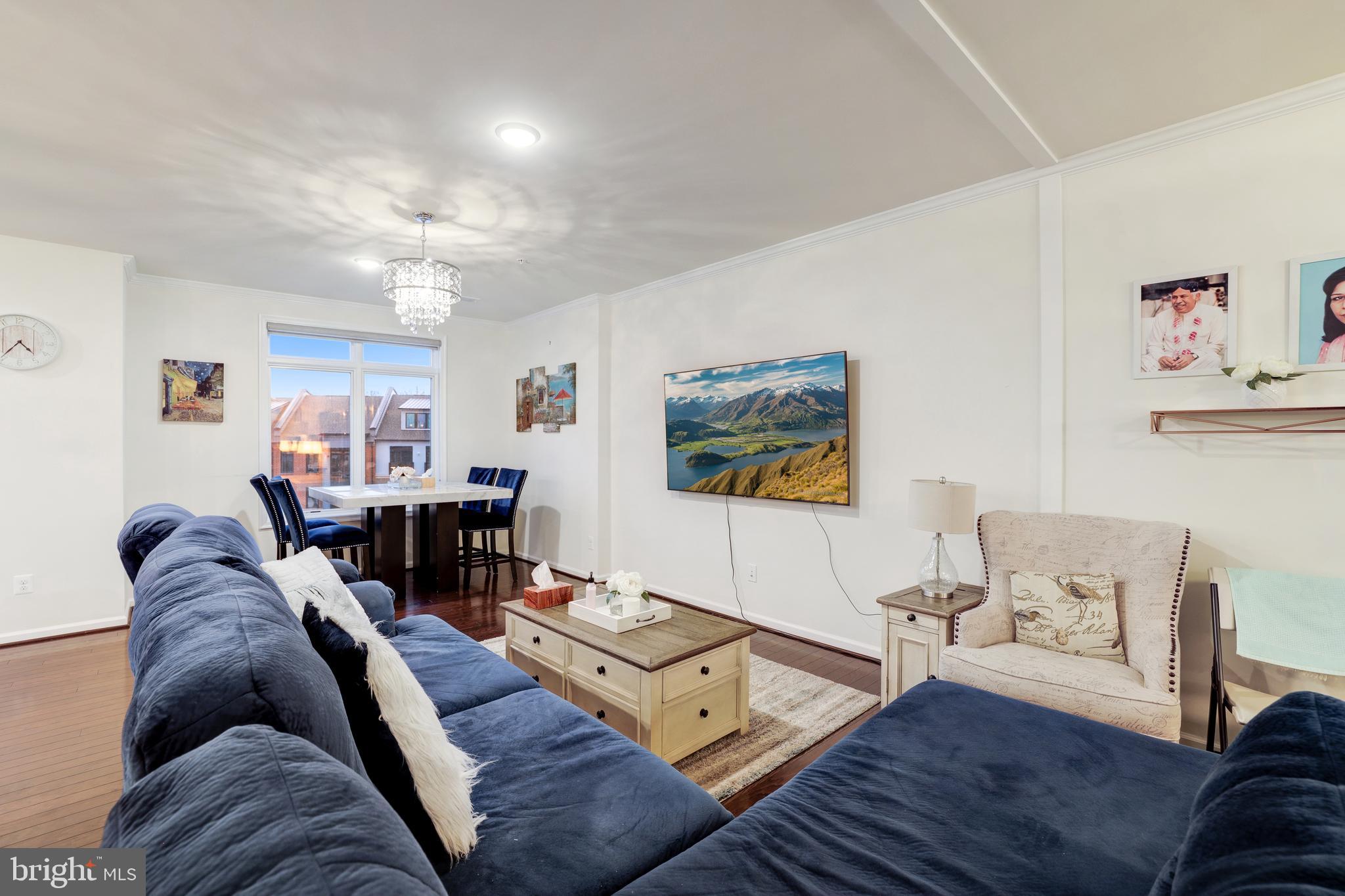 LOFTS AT VILLAGE WALK - Residential