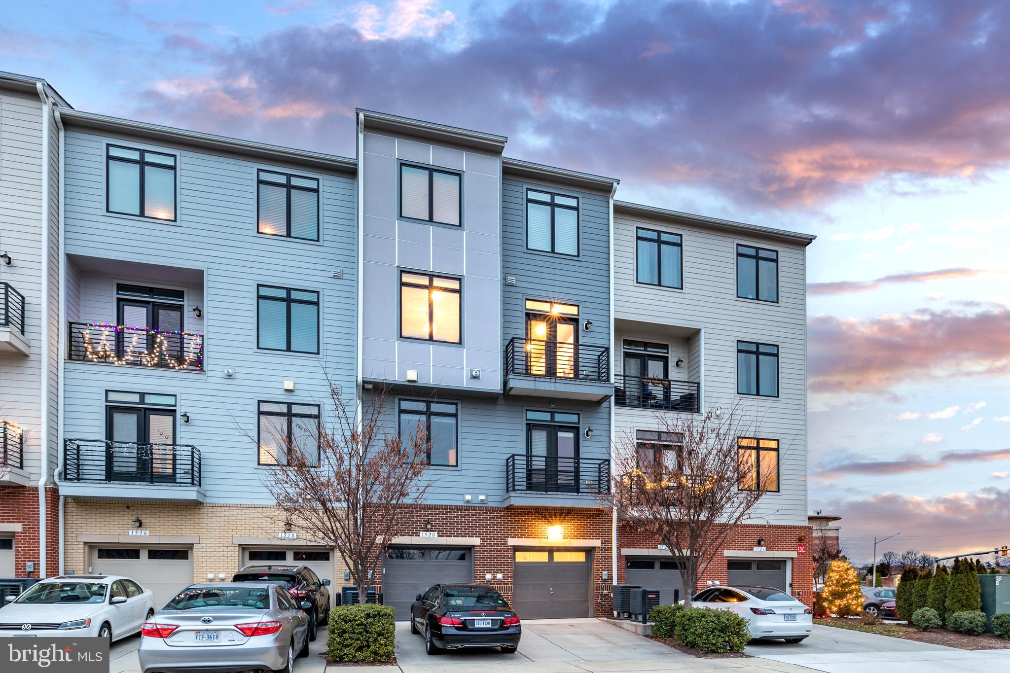 LOFTS AT VILLAGE WALK - Residential