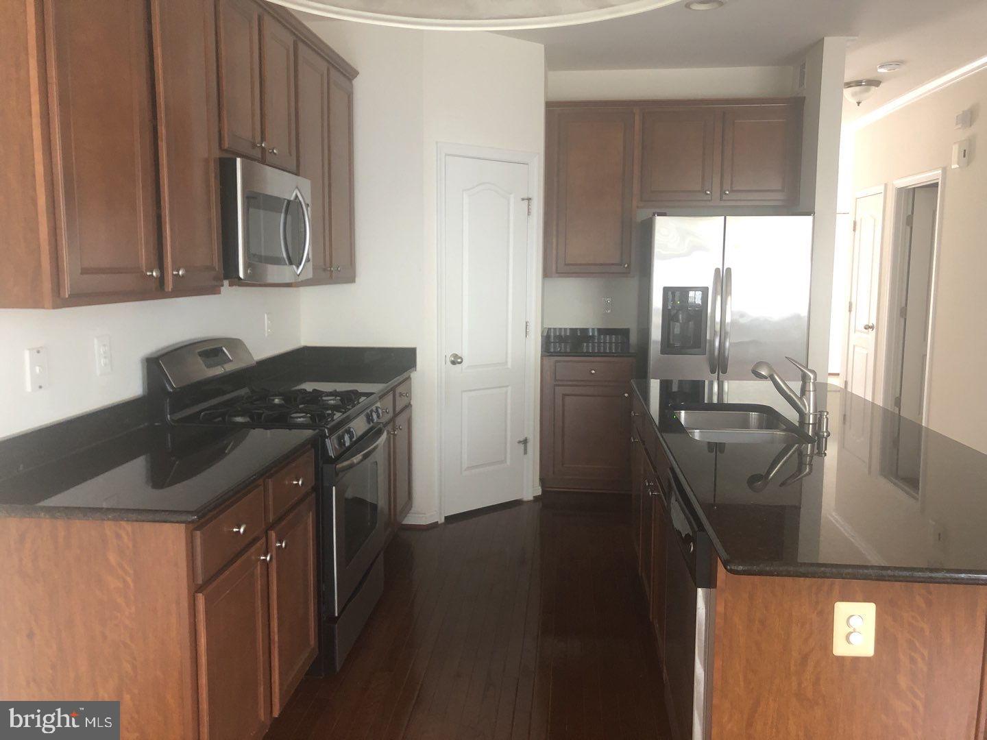 POINTE AT ARUNDEL PRESERVES - Residential Lease