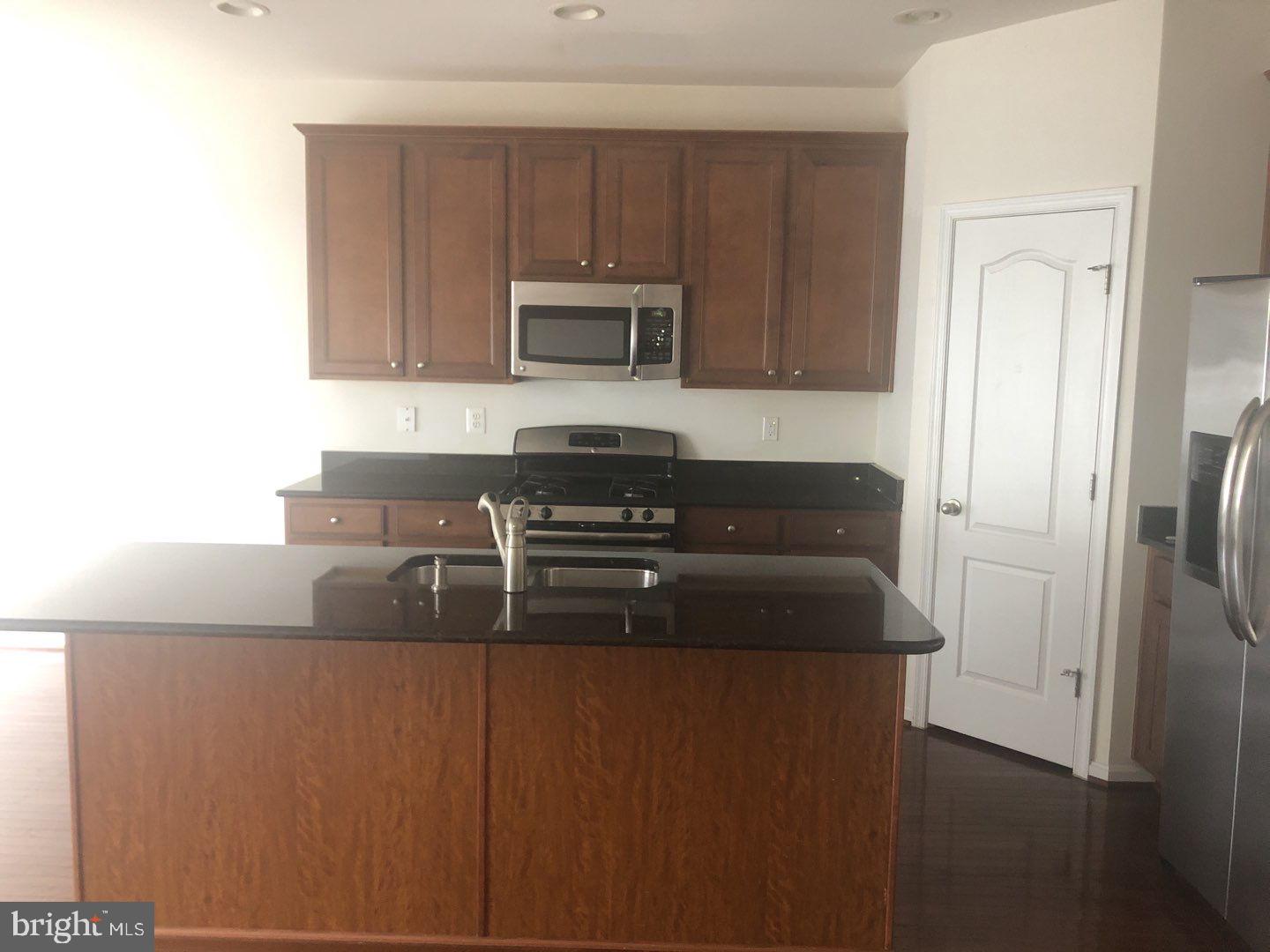 POINTE AT ARUNDEL PRESERVES - Residential Lease