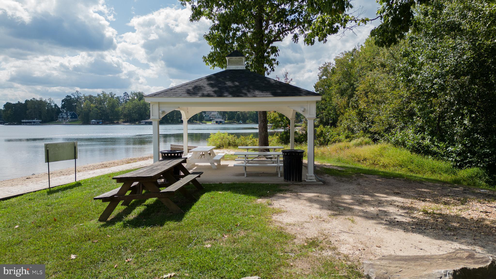 THE WATERS AT LAKE ANNA - Residential