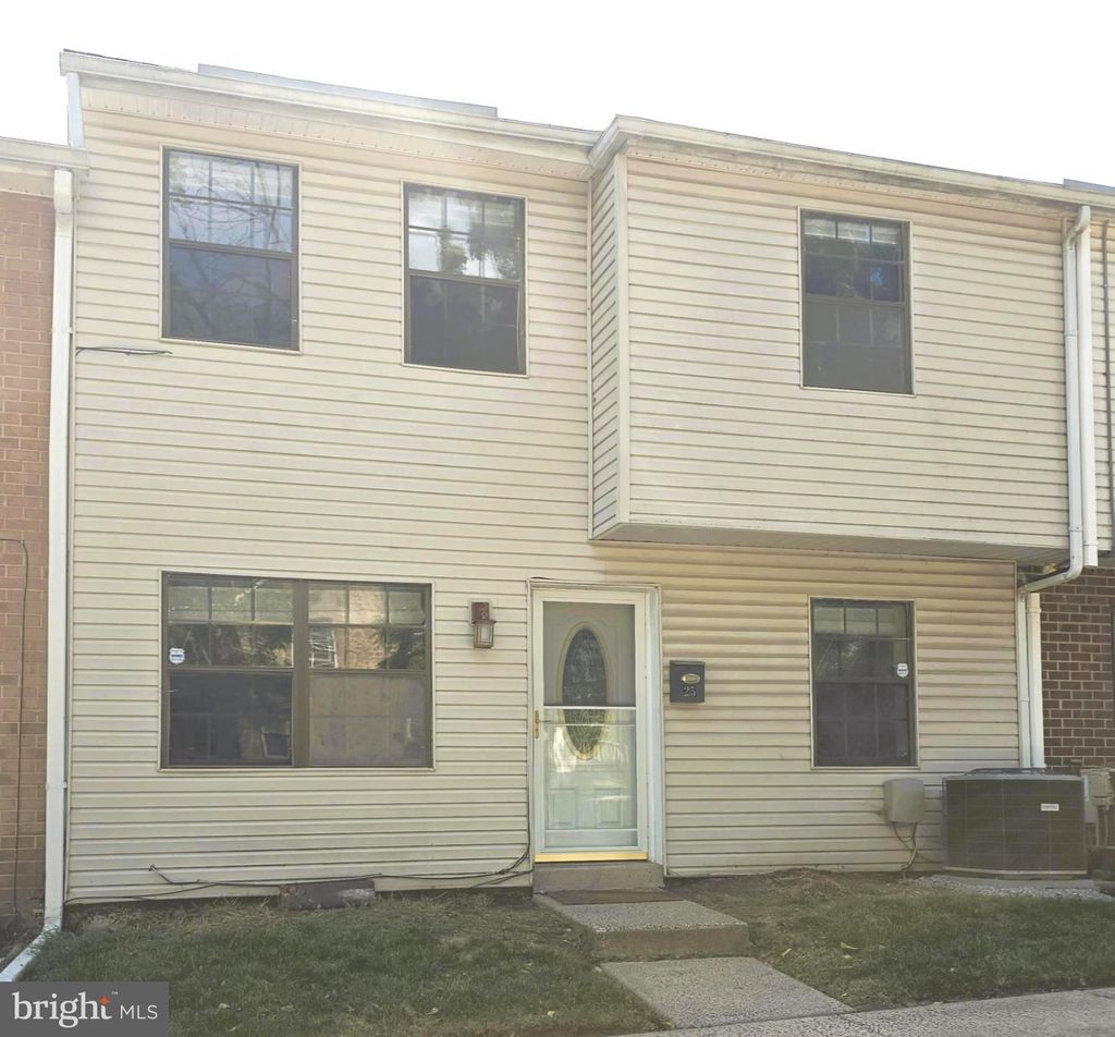 Photo of 25 Sawmill Run #25, NORRISTOWN, PA 19401 (MLS # PAMC2153792)
