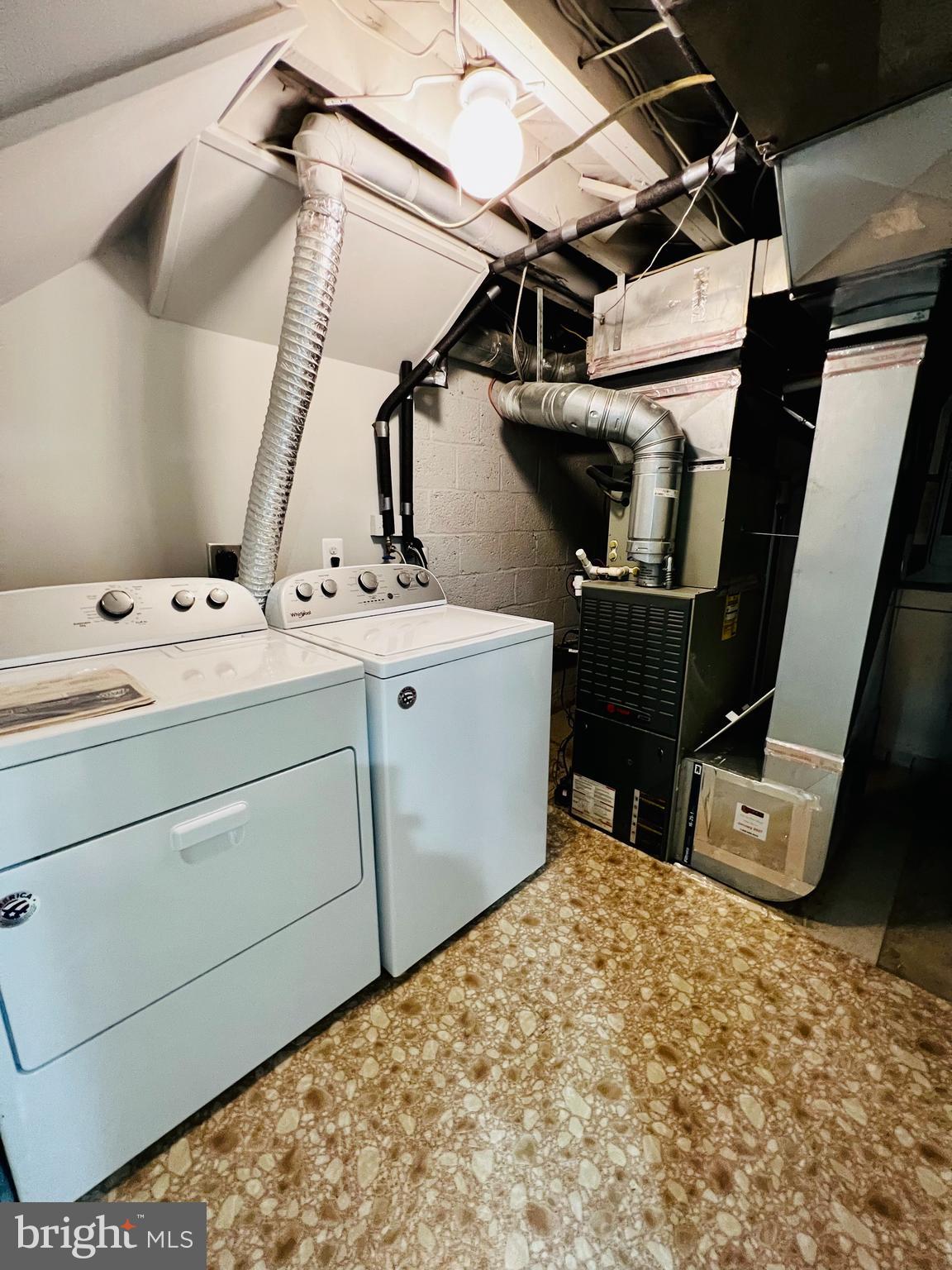 HUNTINGTON - Residential Lease