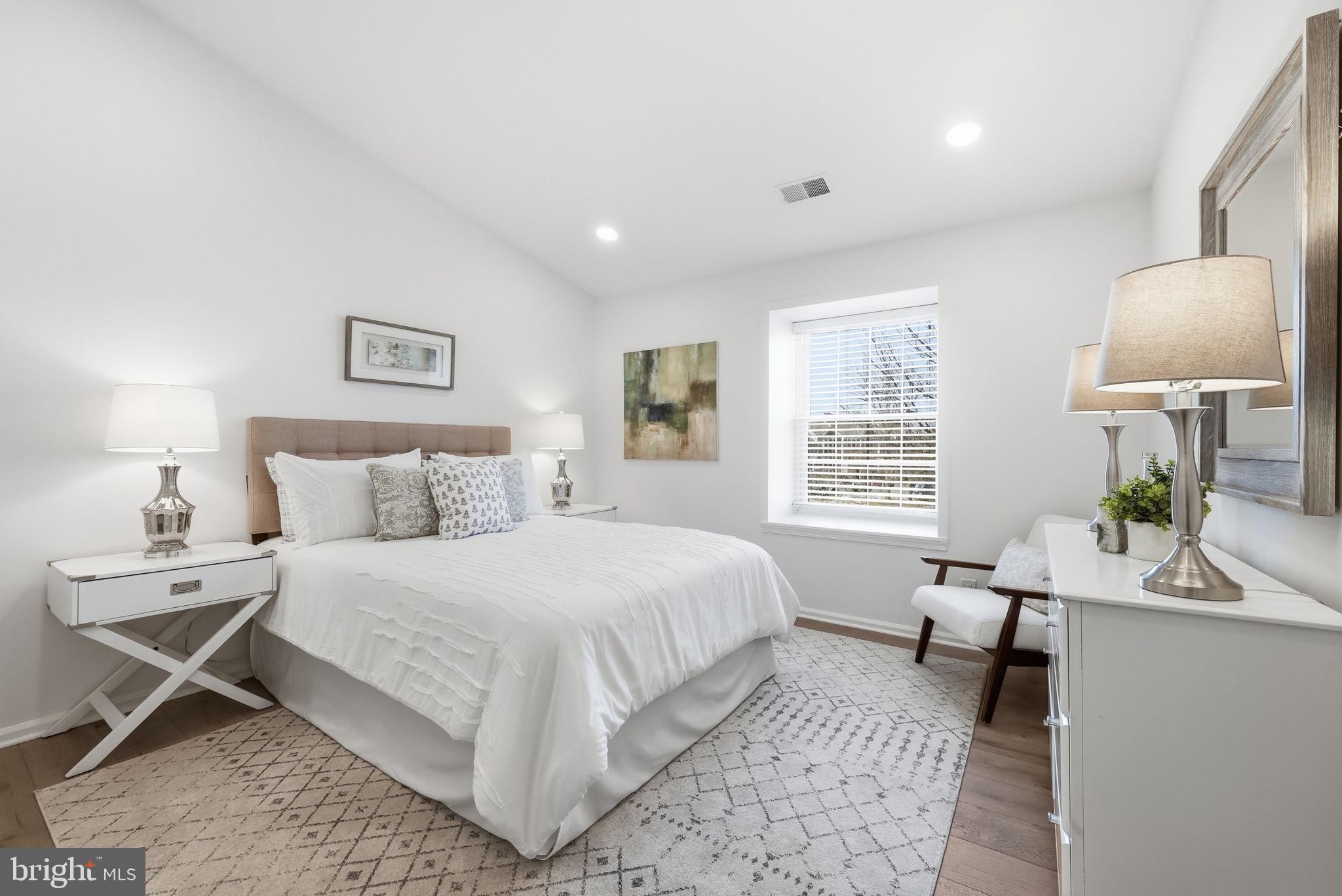 GRAYS POINTE - Residential