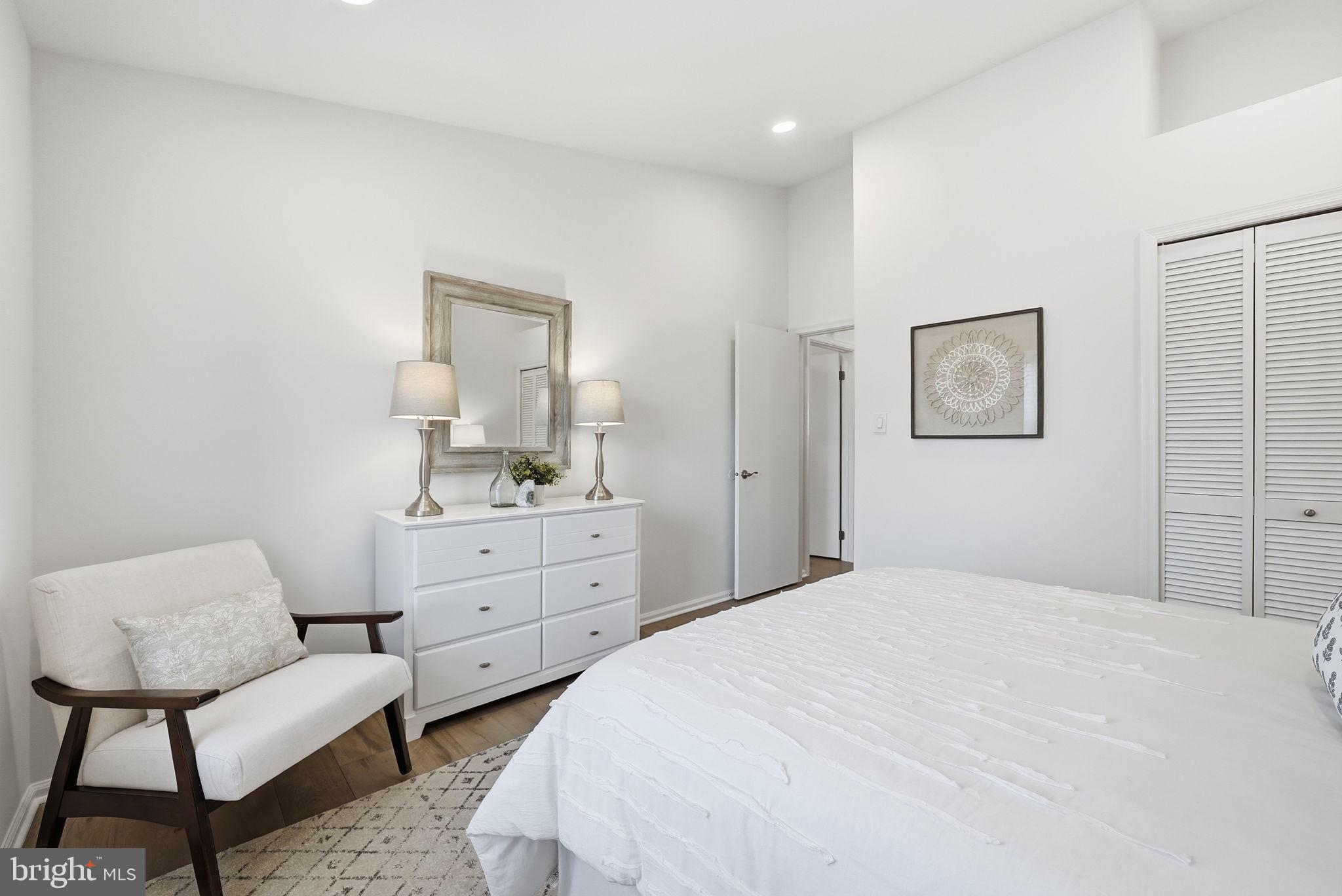 GRAYS POINTE - Residential