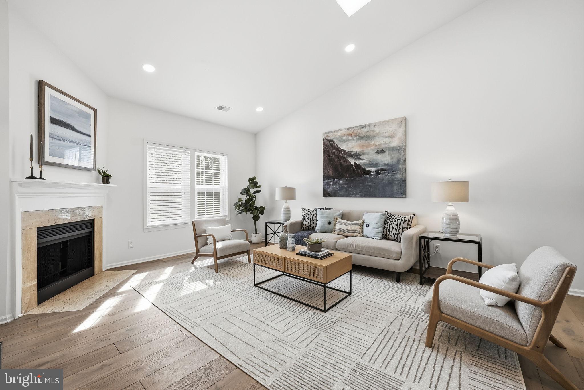 GRAYS POINTE - Residential